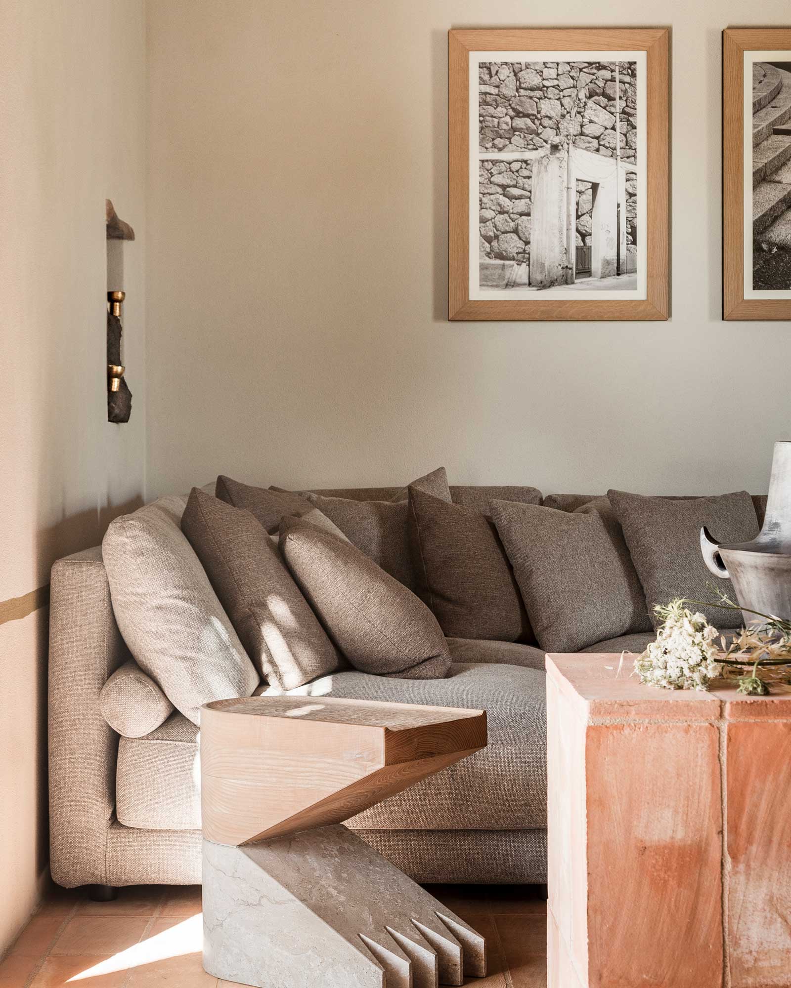 luxi-bia-casa-corte_house_sardegna-italy_interior-sofa.jpg