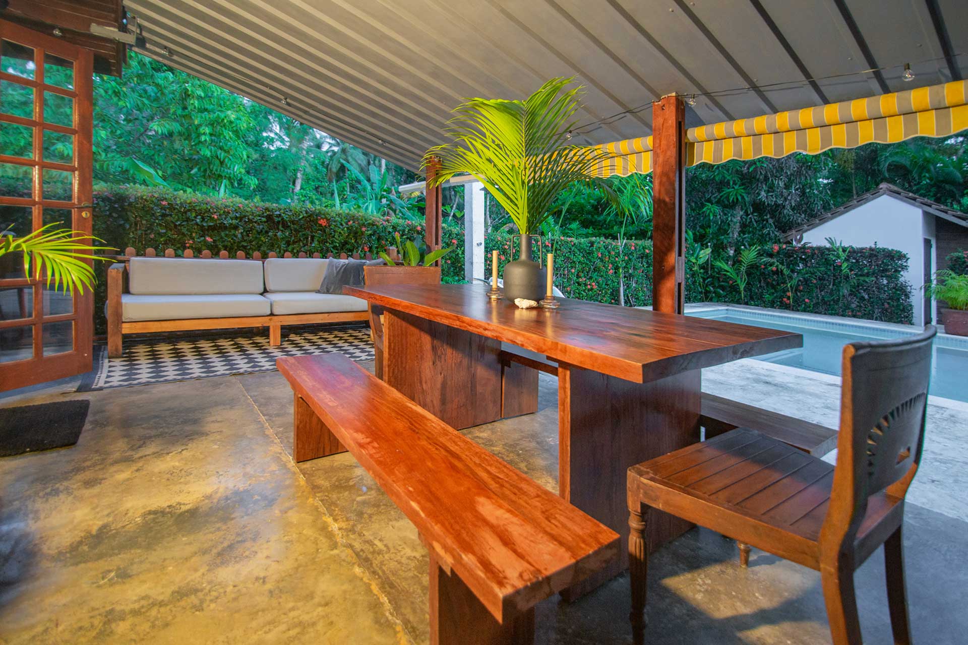 casa-madera_house_samana-dominican-republic_exterior-table-design.jpg