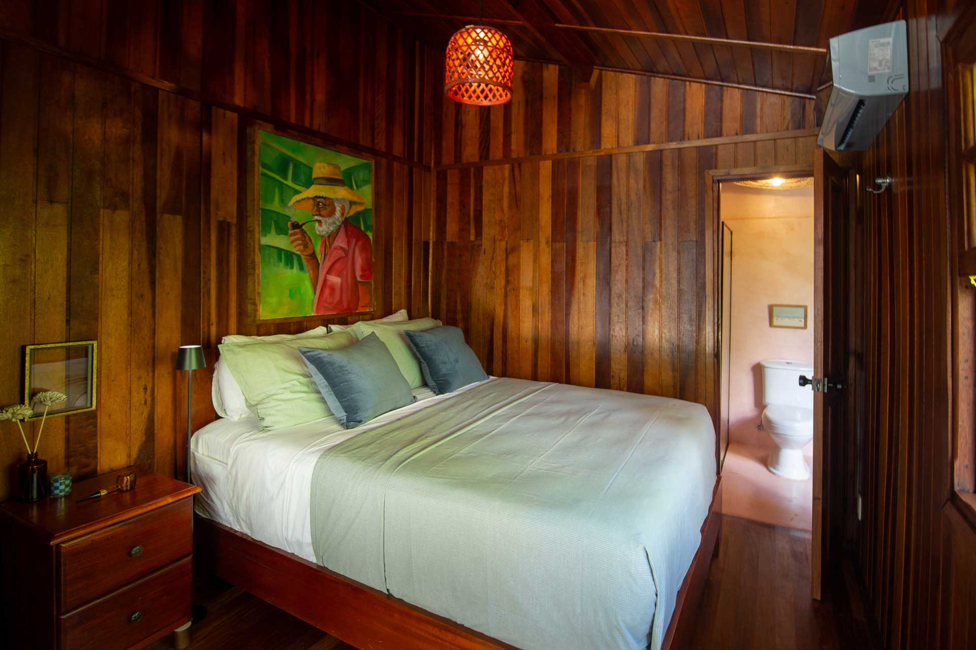 casa-madera_house_samana-dominican-republic_interior-bedroom-design.jpg