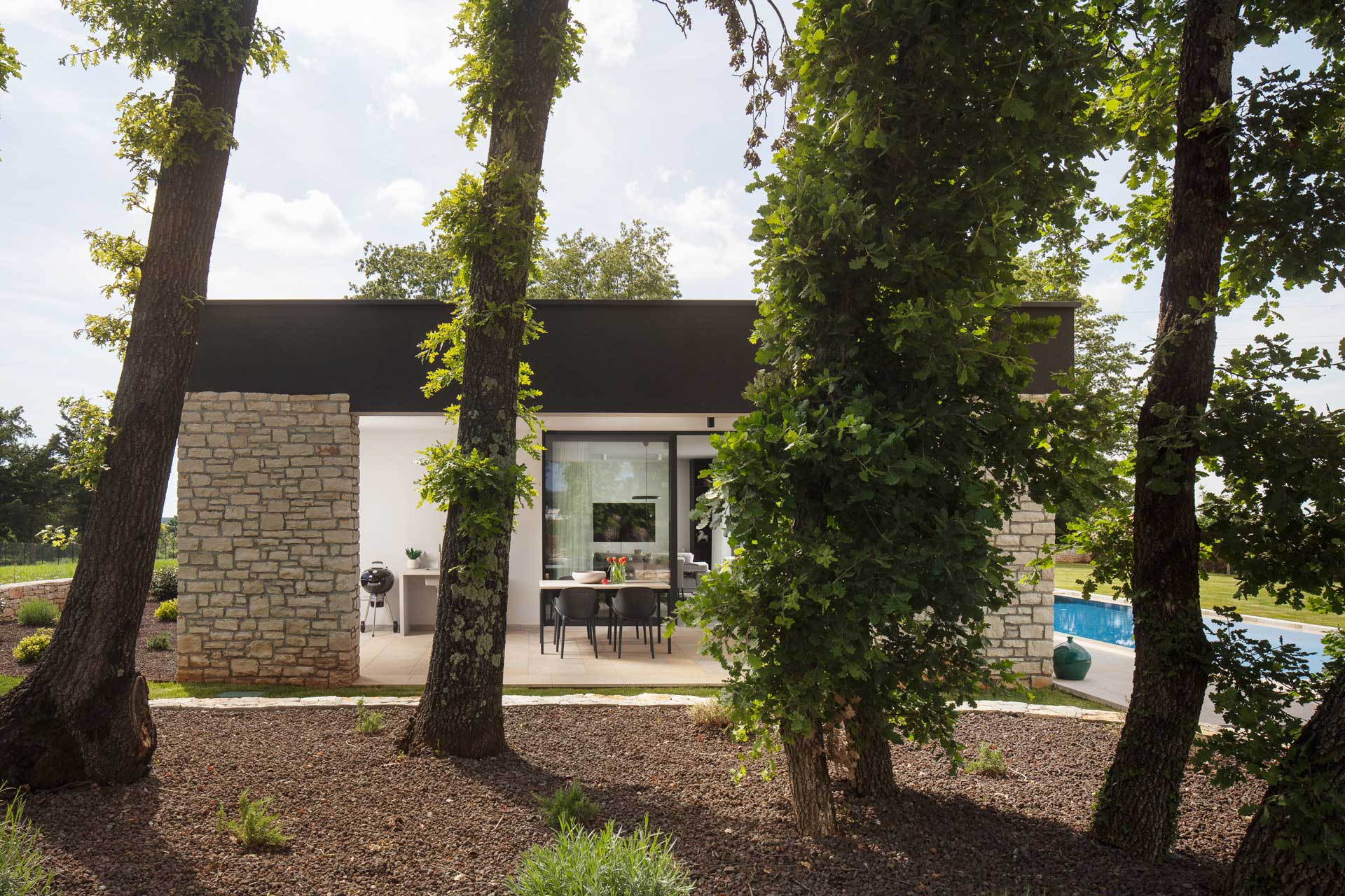 villa-themis_villa_veti-Petar-u-sumi-Croatia_exterior.jpg