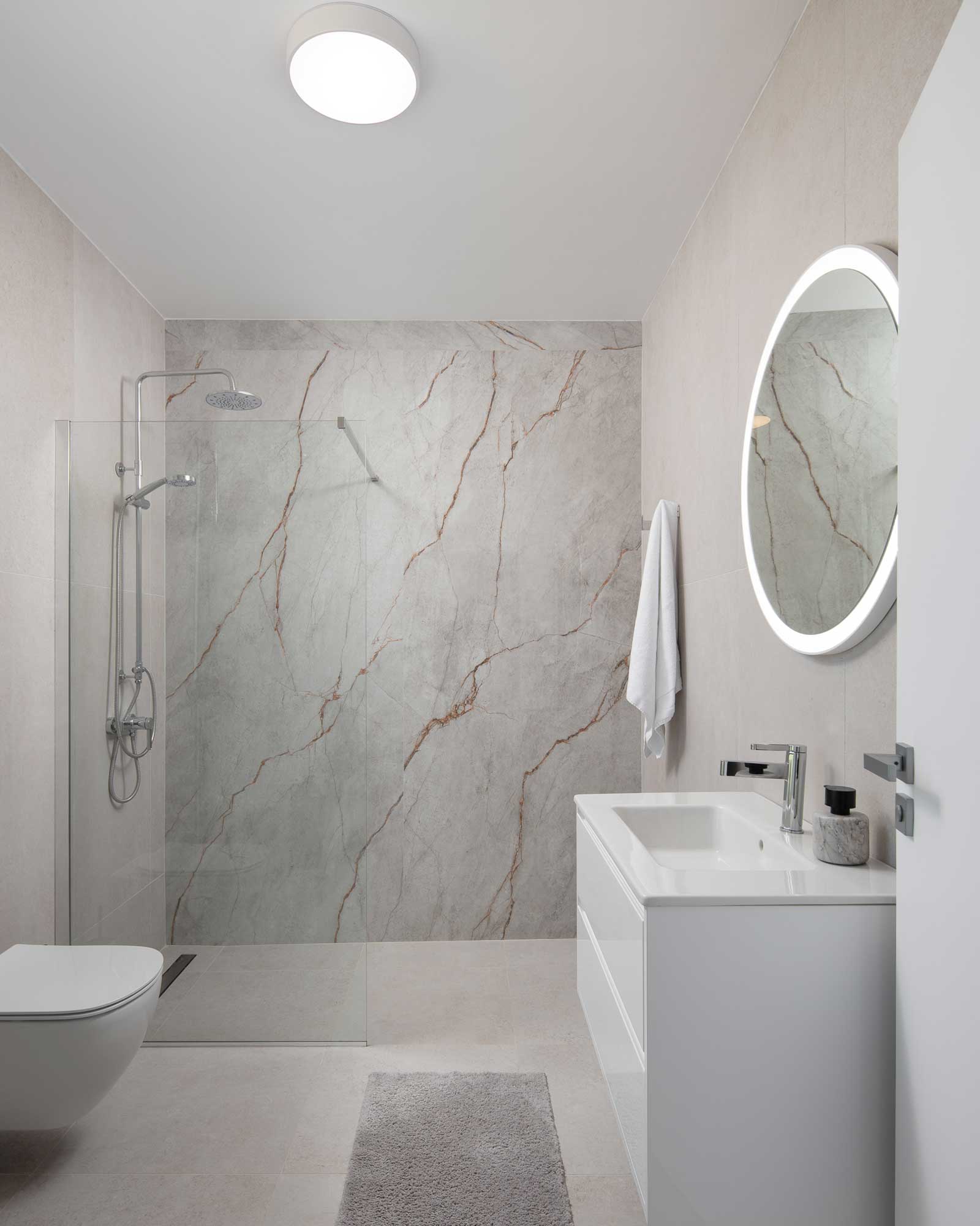 villa-themis_villa_veti-Petar-u-sumi-Croatia_exterior-bathroom.jpg