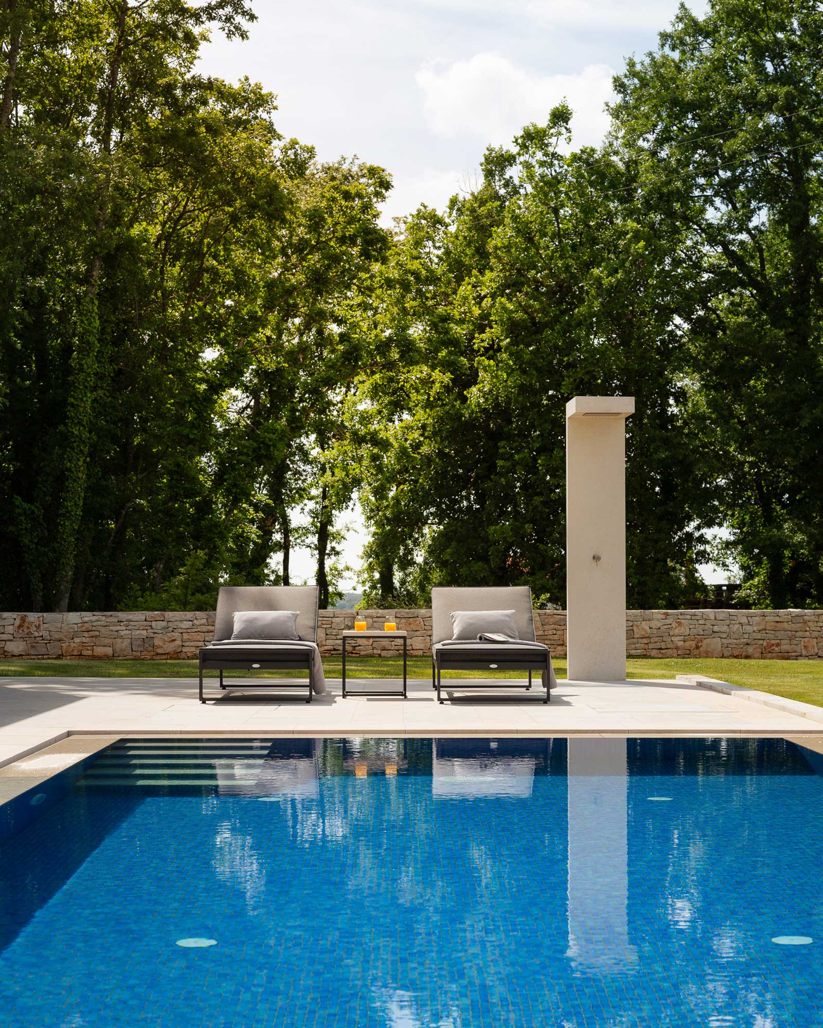 villa-themis_villa_veti-Petar-u-sumi-Croatia_exterior-pool-detail.jpg