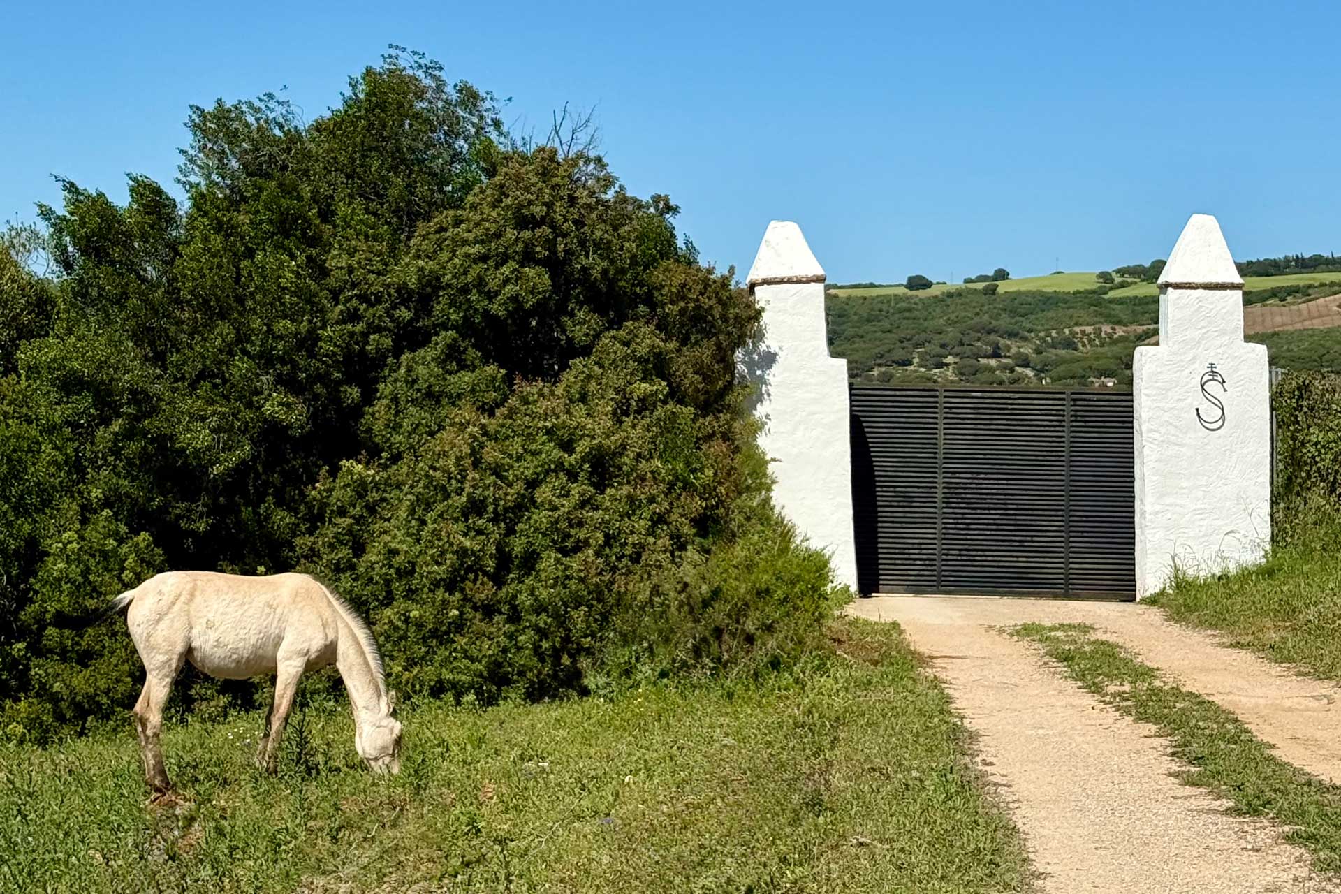 cortijo-la-sierrazuela_farmhouse_andalusia-spain_exterior.jpg