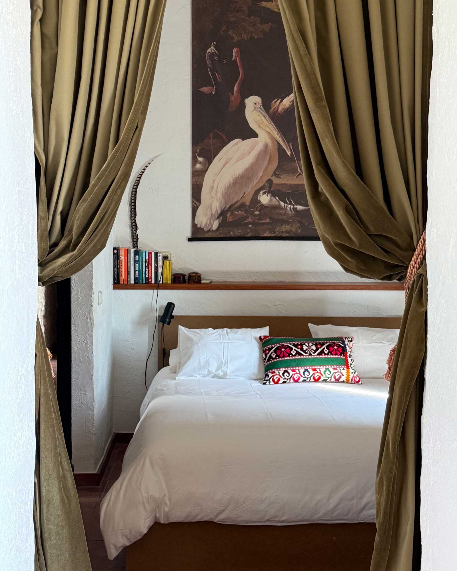 cortijo-la-sierrazuela_farmhouse_andalusia-spain_interior-bed-room.jpg