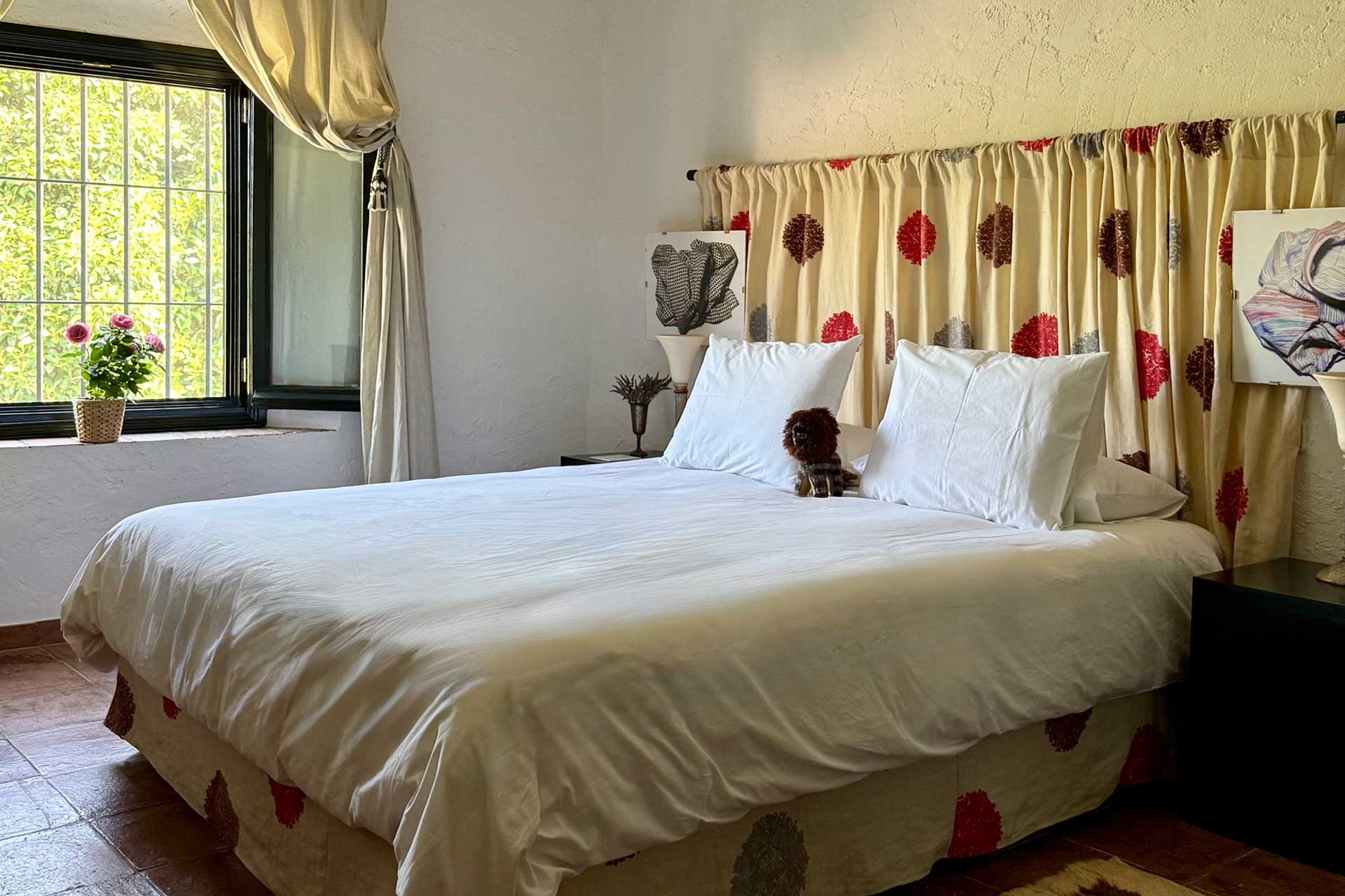 cortijo-la-sierrazuela_farmhouse_andalusia-spain_interior-bedroom.jpg