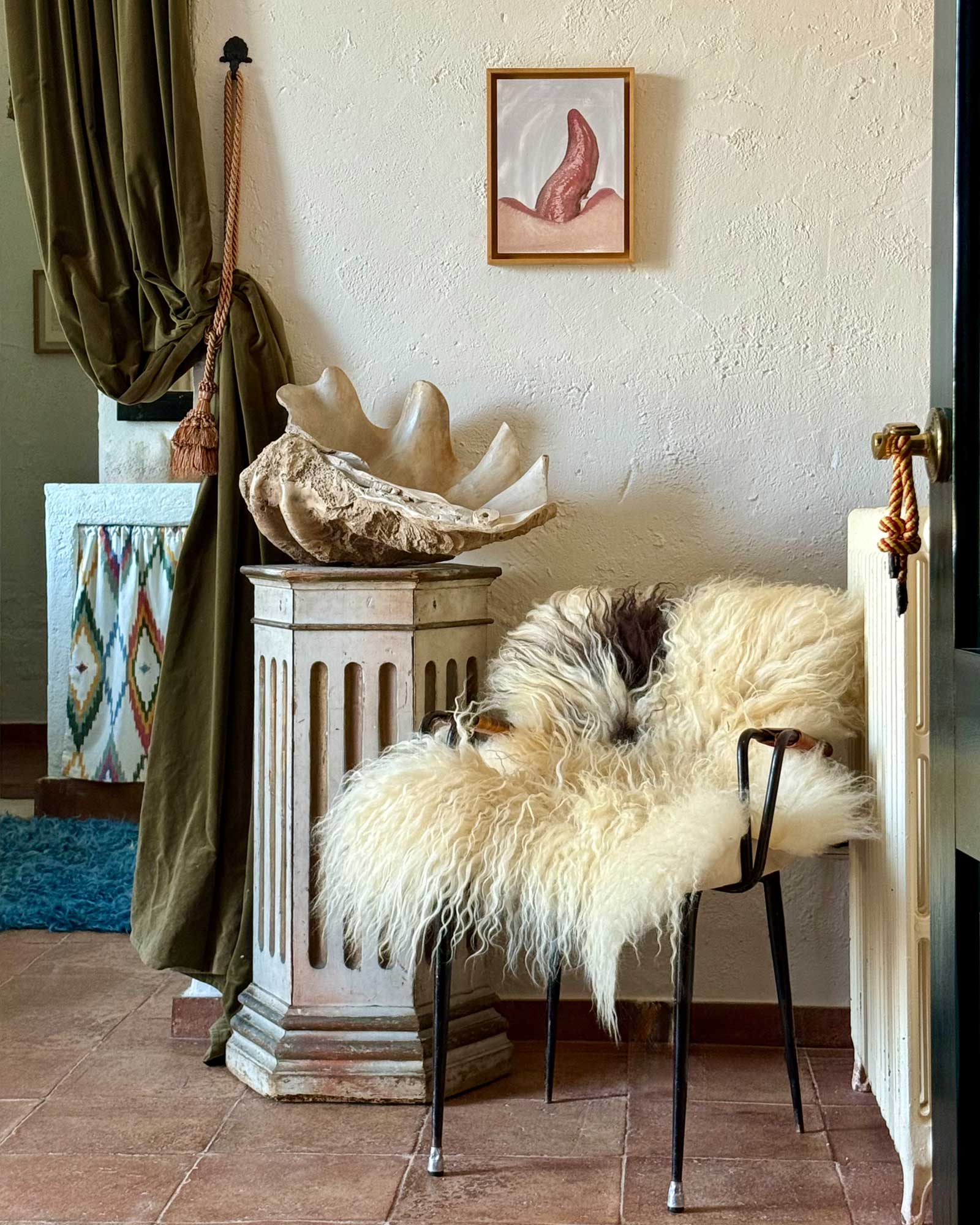 cortijo-la-sierrazuela_farmhouse_andalusia-spain_interior-chair.jpg