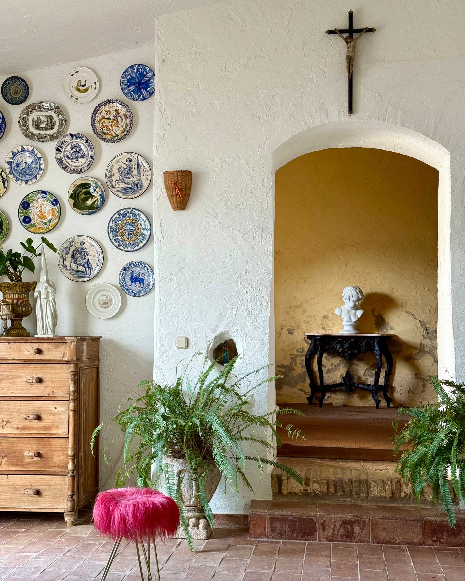 cortijo-la-sierrazuela_farmhouse_andalusia-spain_interior-space.jpg