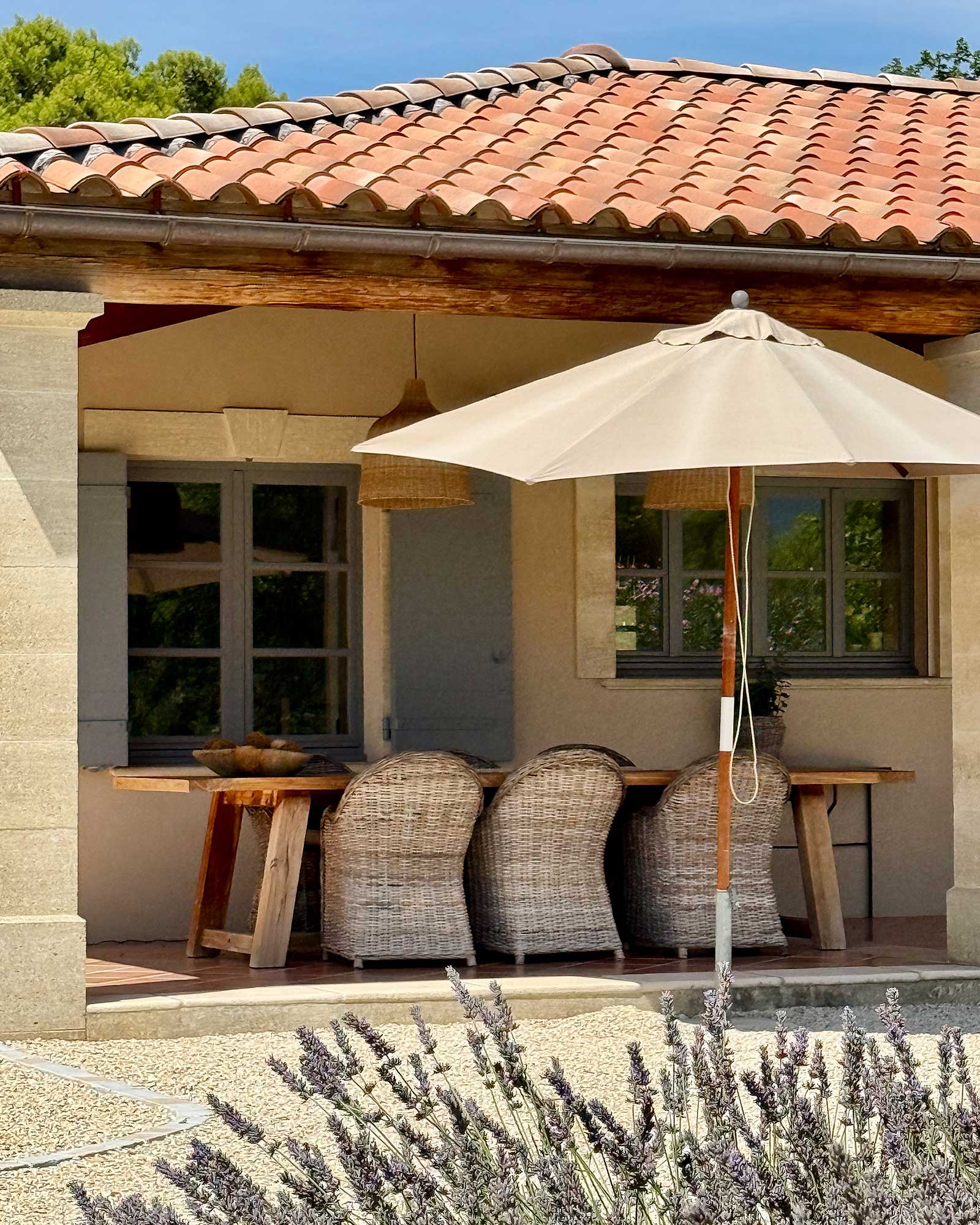 villa-armajeva_villa_Crillon-le-Brave-Provence-France_exterior.jpg