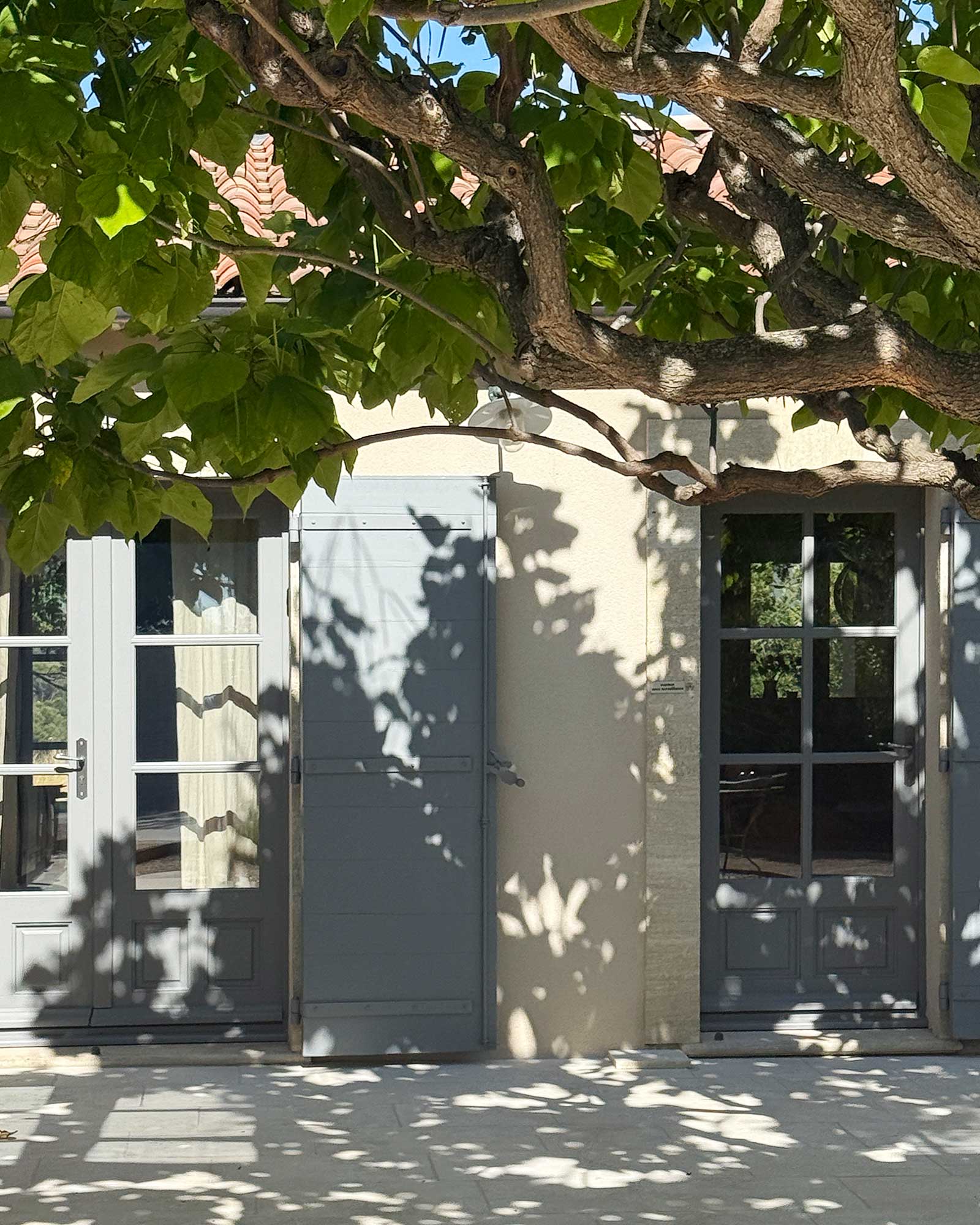villa-armajeva_villa_Crillon-le-Brave-Provence-France_exterior-shadows.jpg