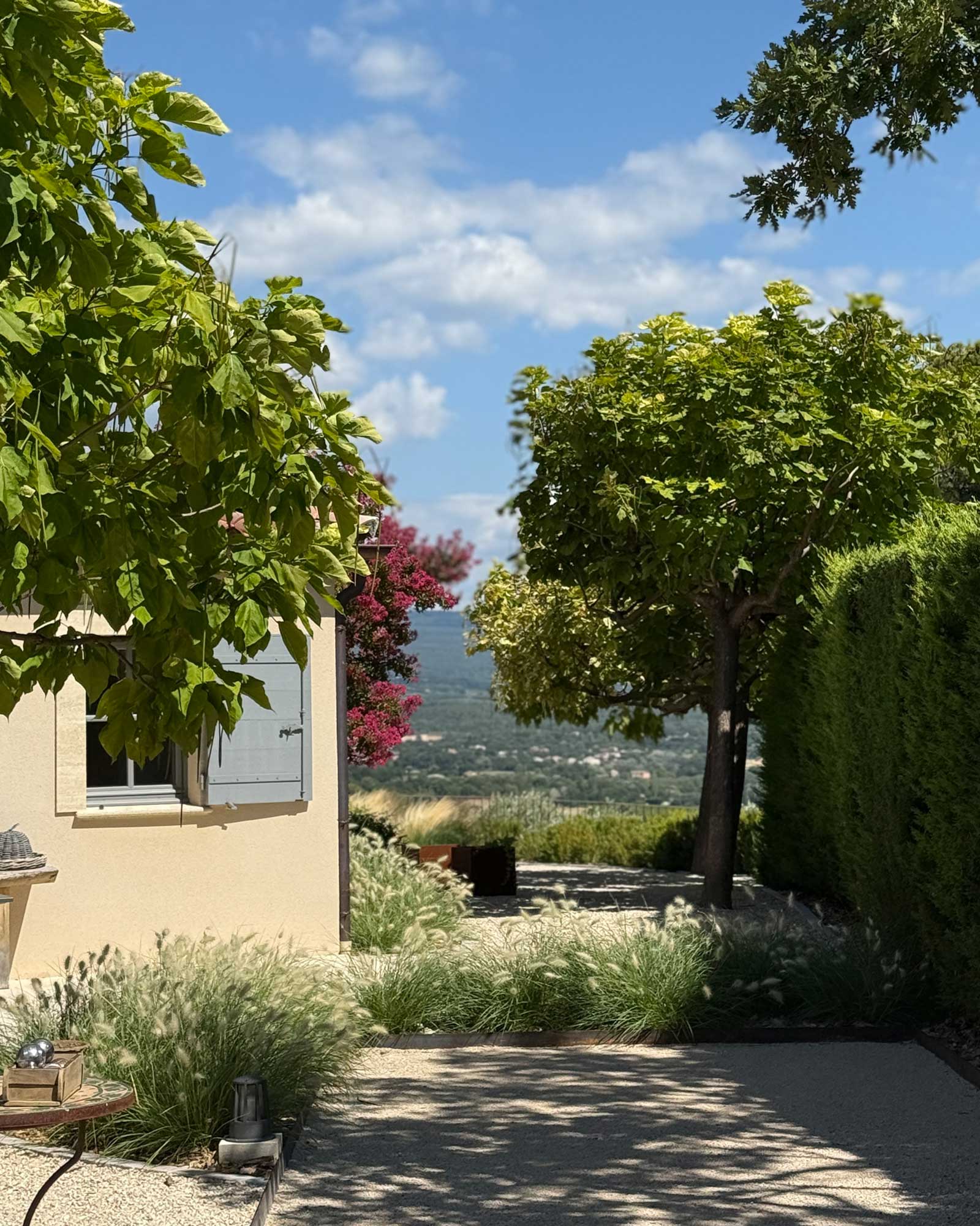 villa-armajeva_villa_Crillon-le-Brave-Provence-France_exterior-view-house.jpg