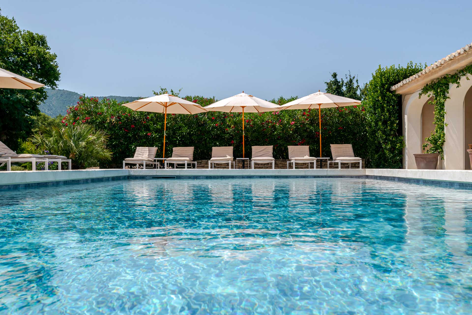 la-bastide-de-lorme_farmhouse_Louberon-Provence-France_exterior-pool.jpg