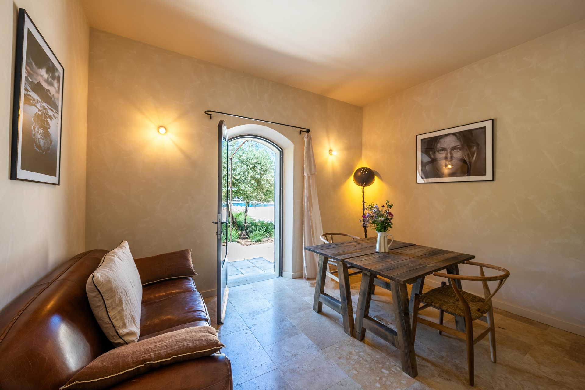 la-bastide-de-lorme_farmhouse_Louberon-Provence-France_interior.jpg