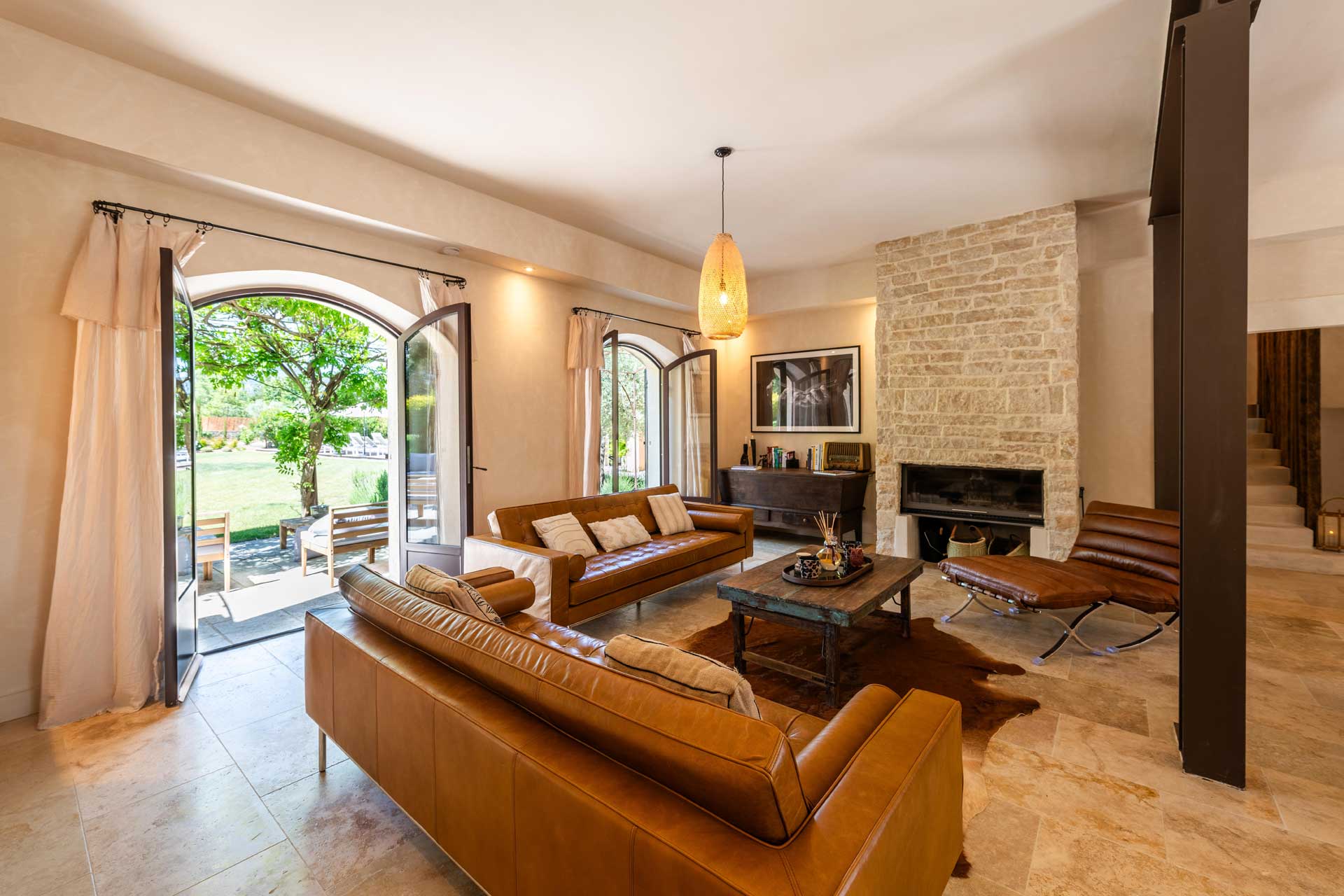 la-bastide-de-lorme_farmhouse_Louberon-Provence-France_interior-design.jpg
