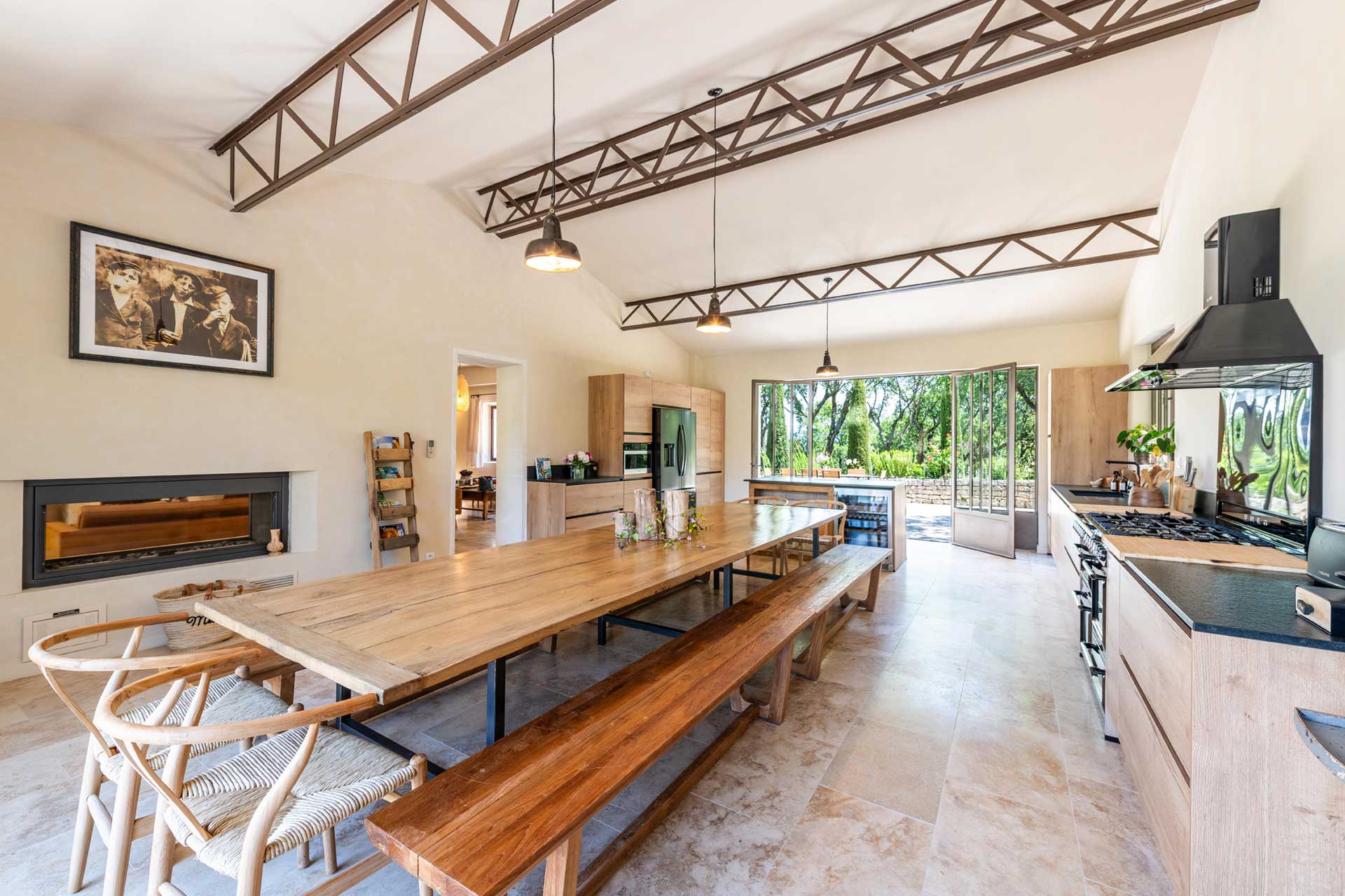 la-bastide-de-lorme_farmhouse_Louberon-Provence-France_interior-dining.jpg