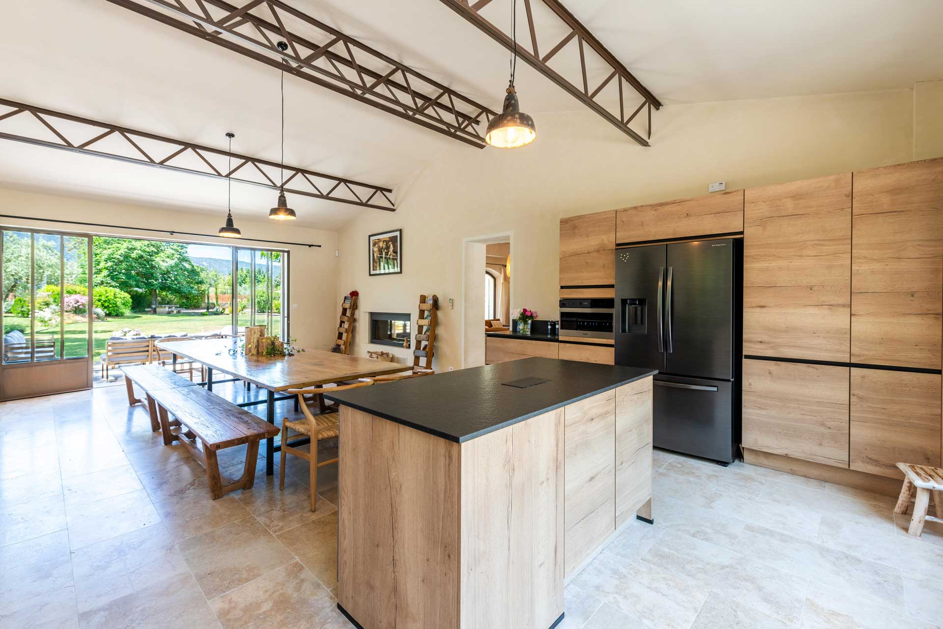 la-bastide-de-lorme_farmhouse_Louberon-Provence-France_interior-kitchen-space.jpg