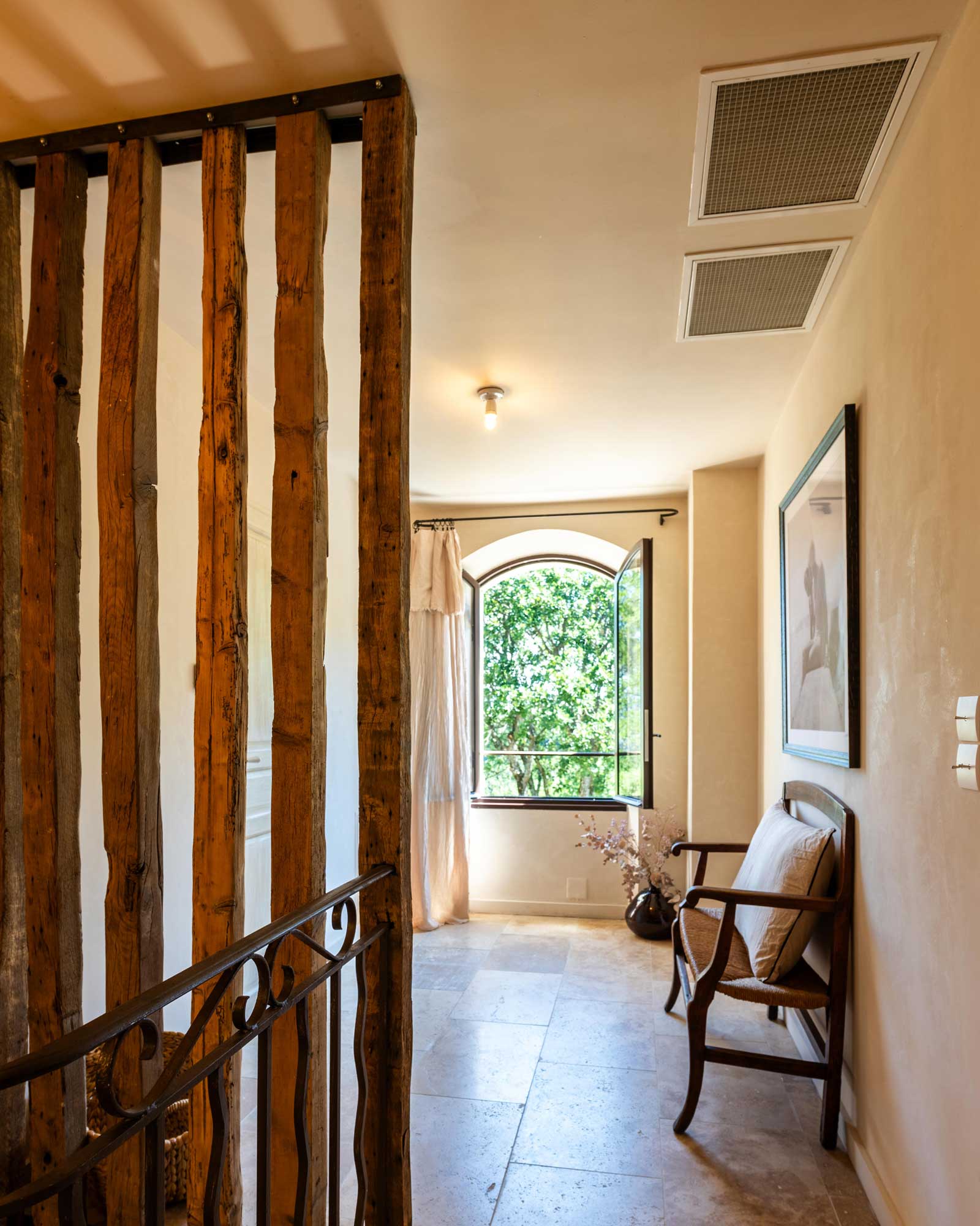la-bastide-de-lorme_farmhouse_Louberon-Provence-France_interior-stairs.jpg