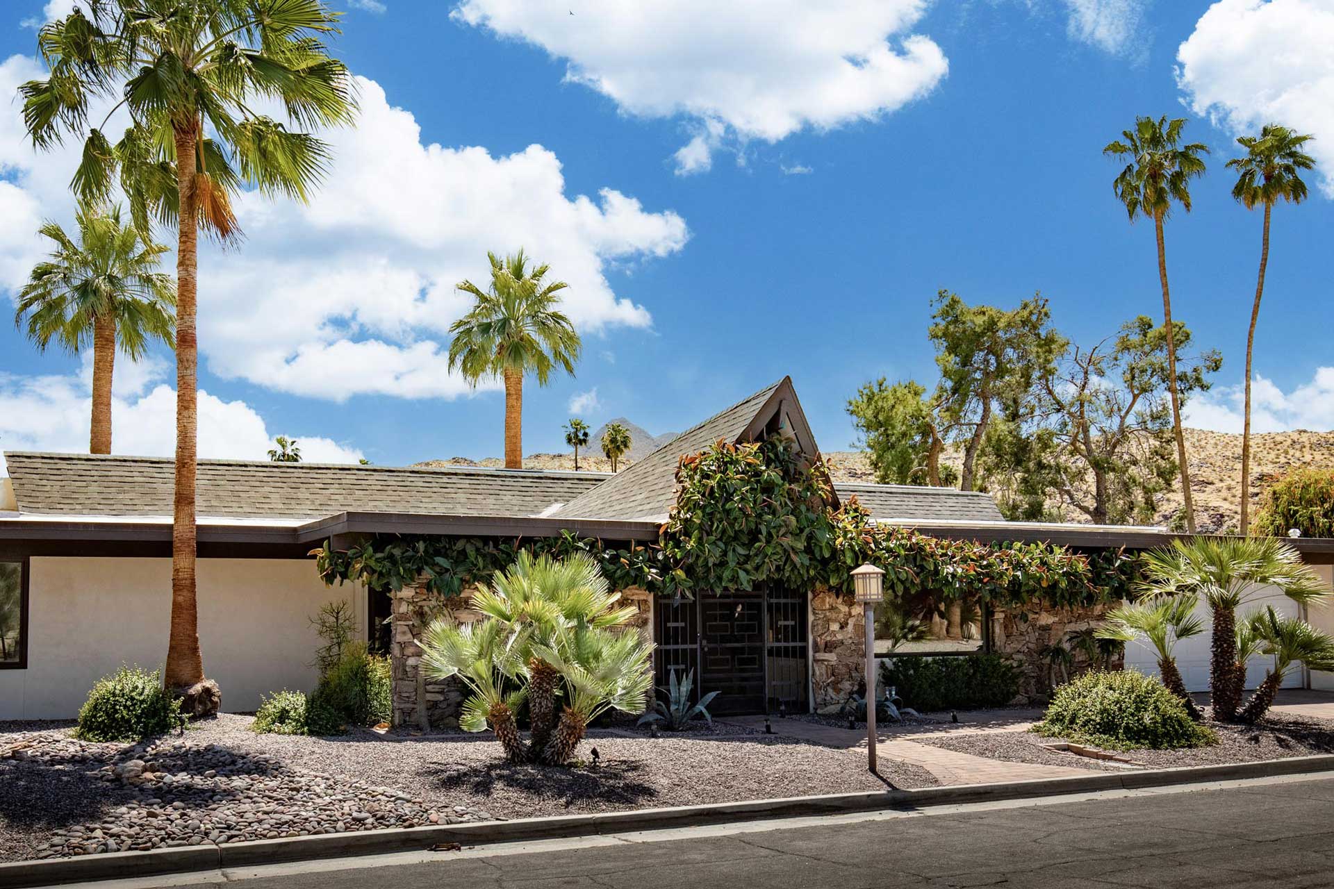 the-royal-singapore-palm-springs_house_california-usa_exterior-facade.jpg
