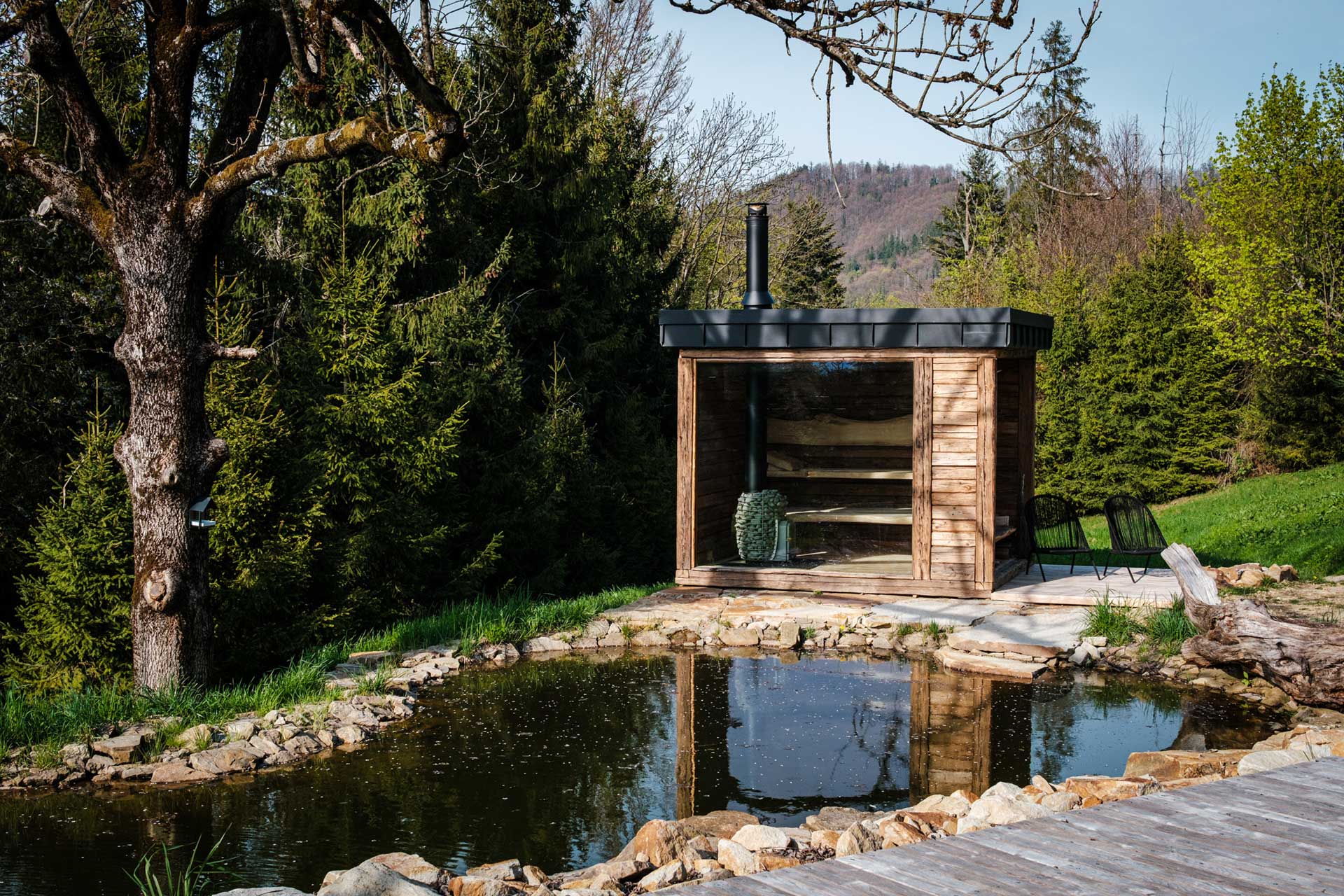 chata-pytlorka_house_navsi-czech-republic_exterior-sauna.jpg