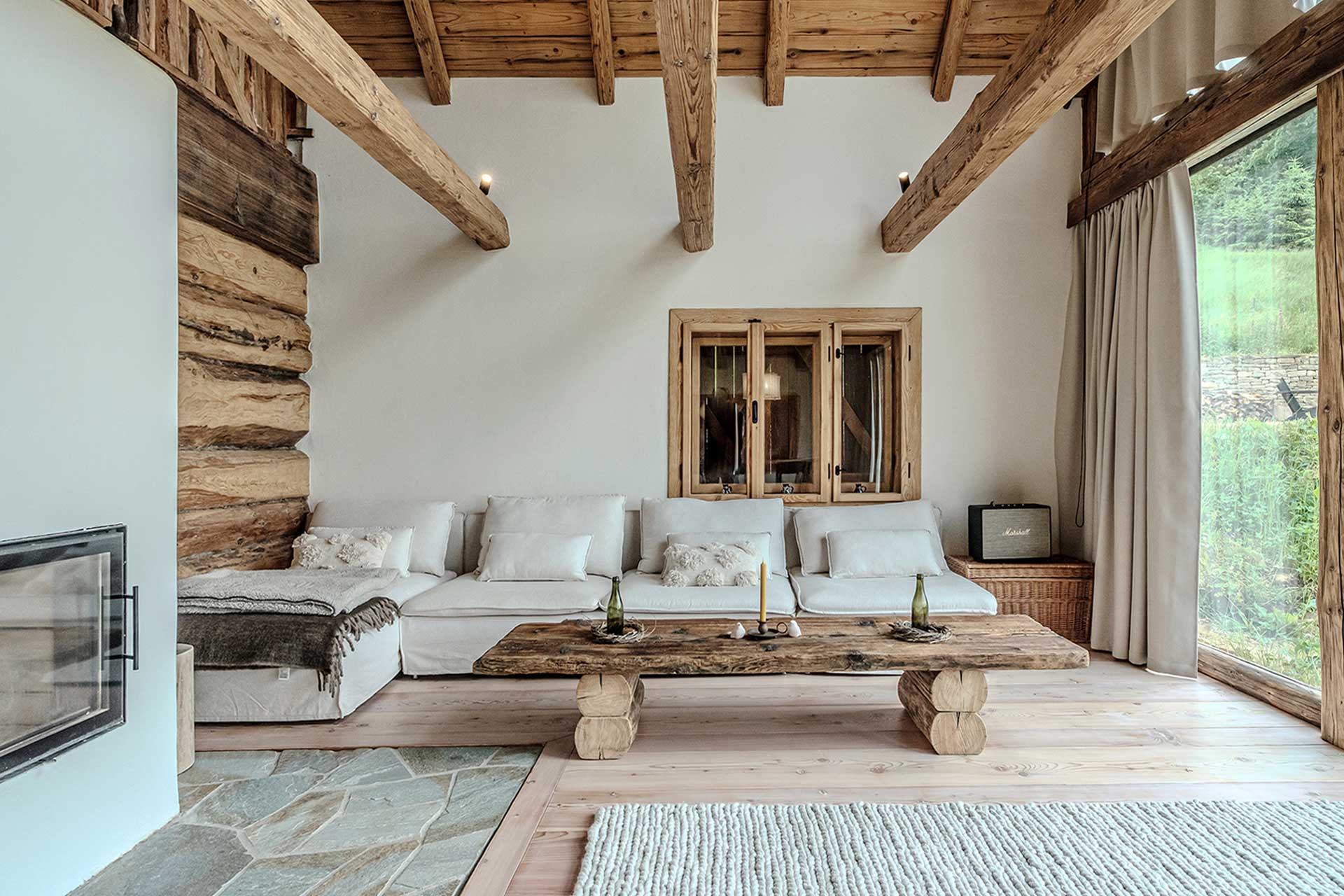 chata-pytlorka_house_navsi-czech-republic_interior.jpg