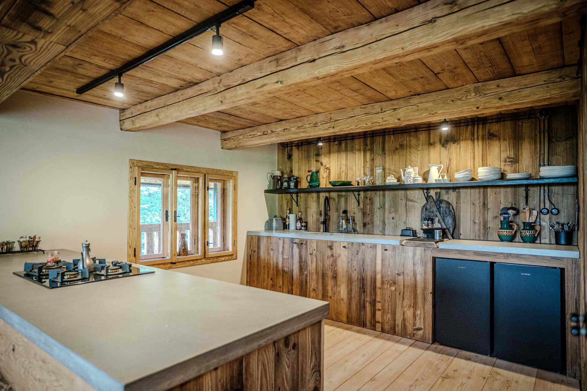chata-pytlorka_house_navsi-czech-republic_interior-kitchen-design.jpg