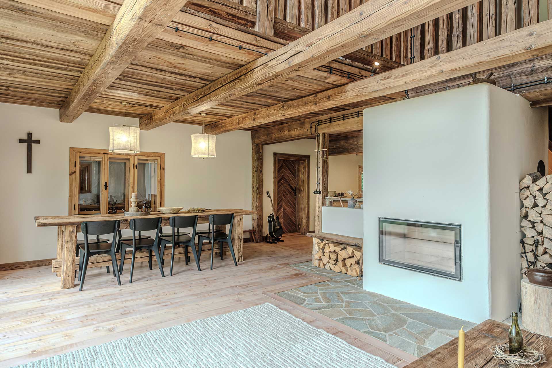 chata-pytlorka_house_navsi-czech-republic_interior-space-living.jpg
