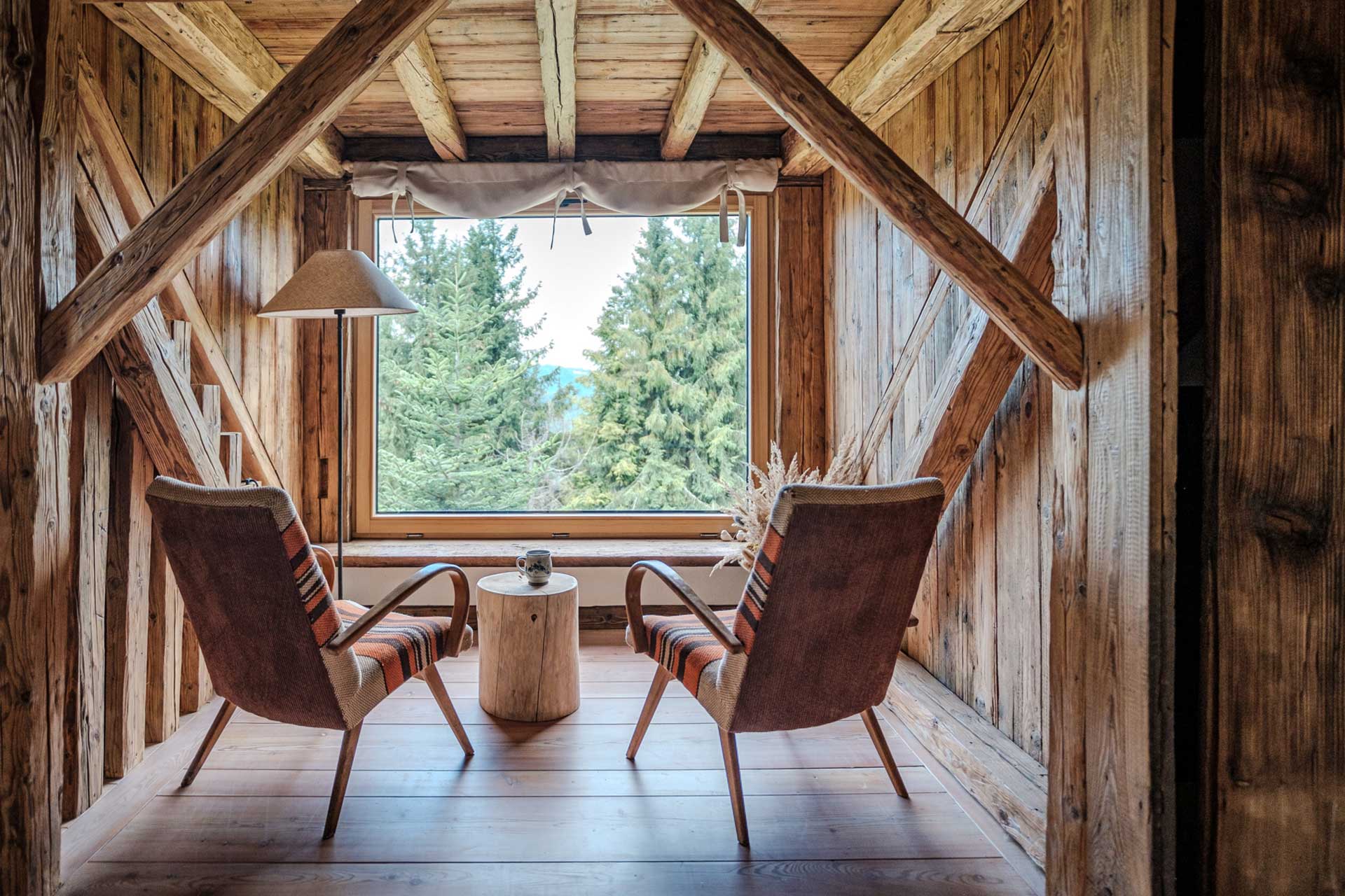 chata-pytlorka_house_navsi-czech-republic_interior-view.jpg