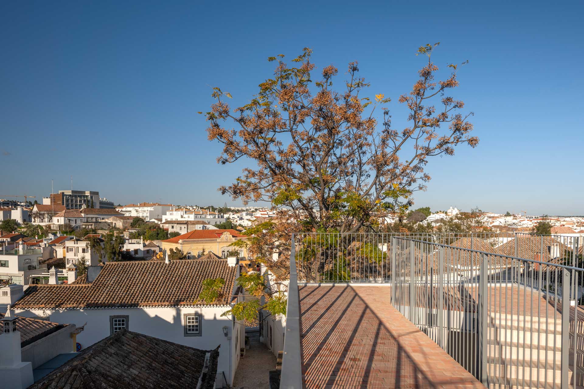 dona-ana-house_house_faro-portugal_exterior.jpg