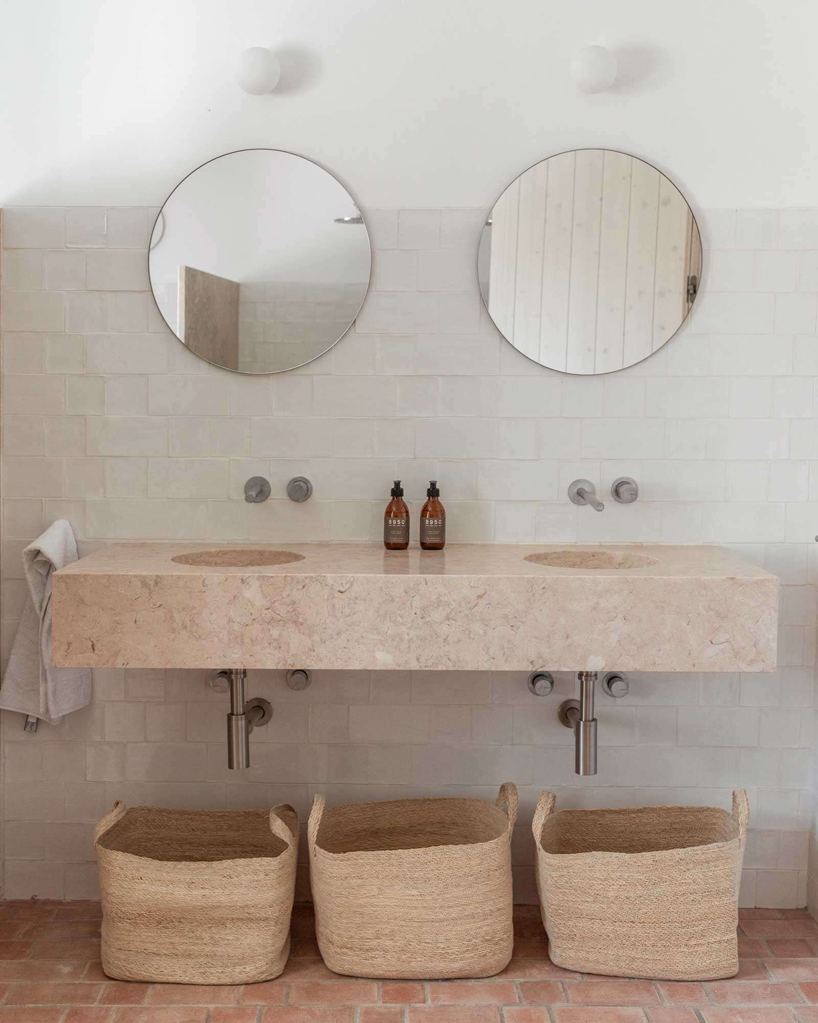 dona-ana-house_house_faro-portugal_interior-bathroom-mirrors.jpg