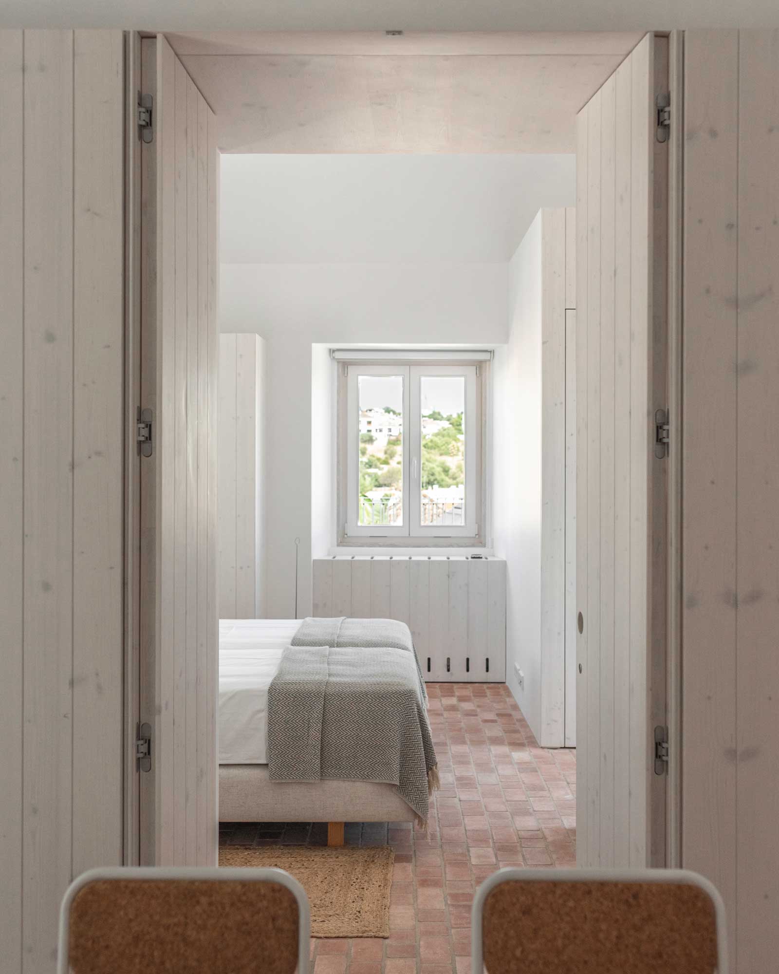 dona-ana-house_house_faro-portugal_interior-beds.jpg