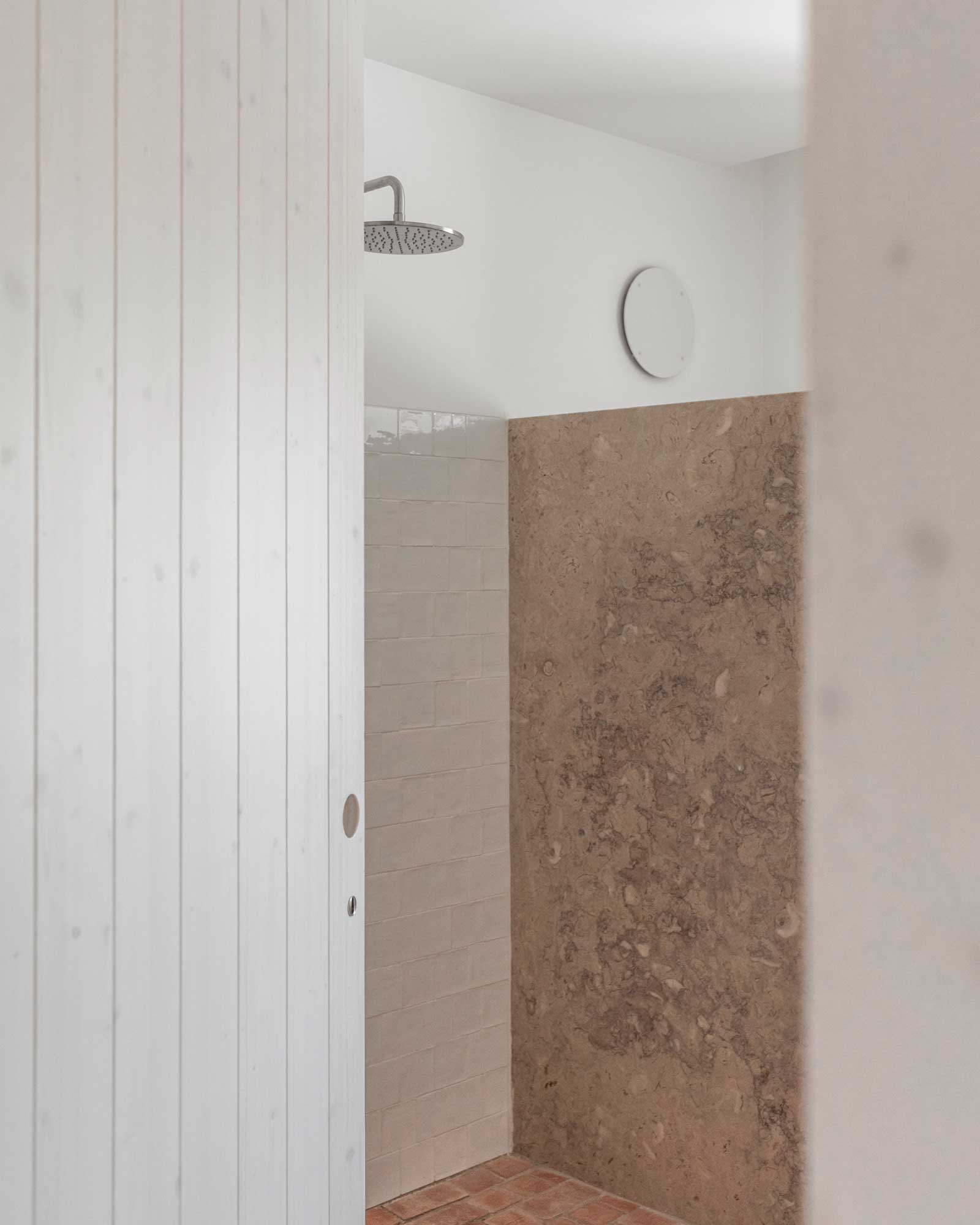 dona-ana-house_house_faro-portugal_interior-shower.jpg