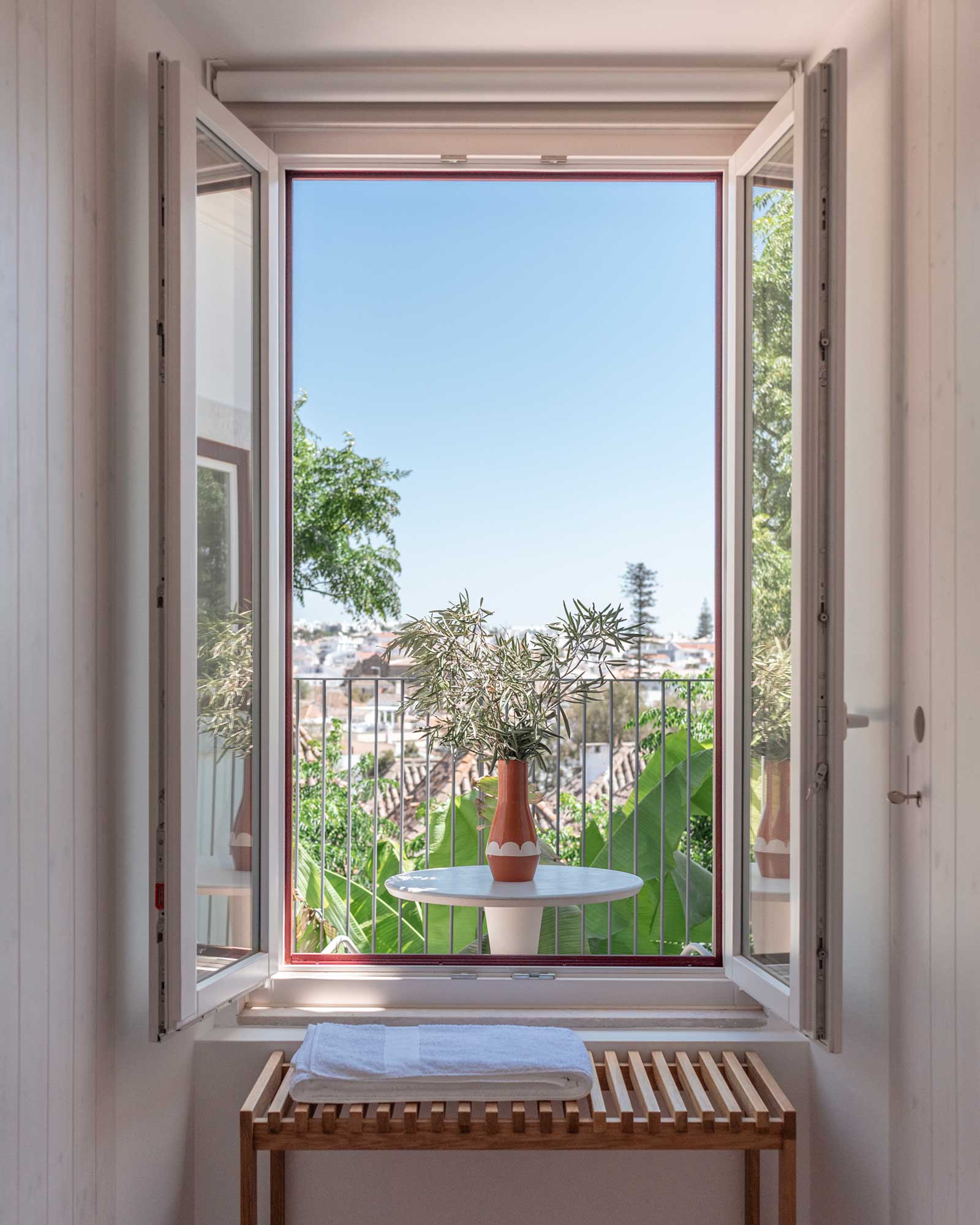 dona-ana-house_house_faro-portugal_interior-window-view.jpg
