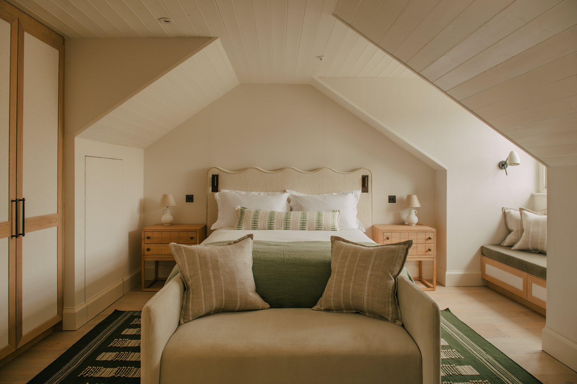 seaside-cottage-in-st-ives_cottage_st-yves-england-uk_interior-bed-room.jpg