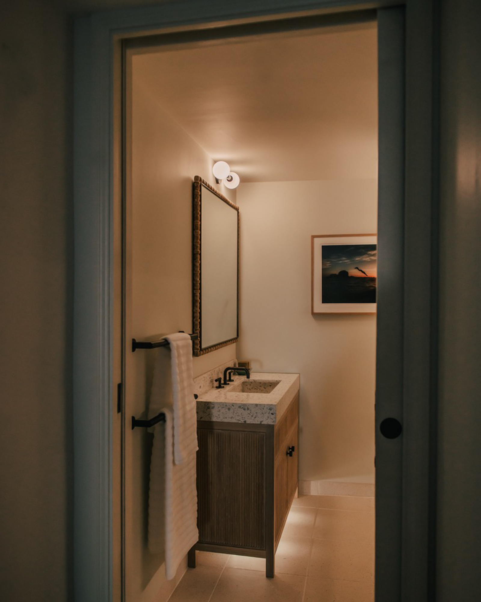 st-ives-beachfront-penthouse_penthouse_st-ives-england-uk_interior-bath-room.jpg