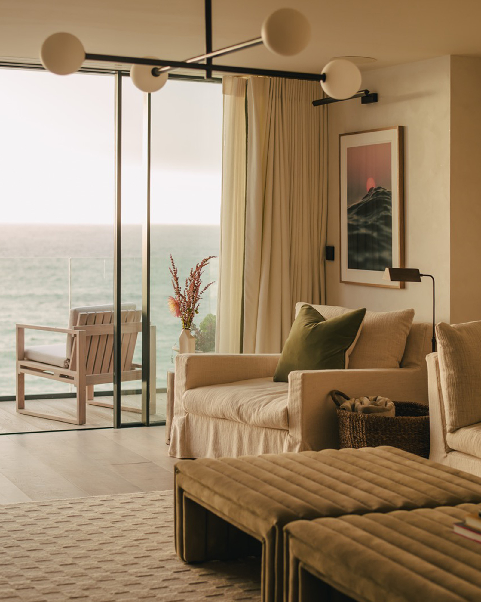 st-ives-beachfront-penthouse_penthouse_st-ives-england-uk_interior-detail-window.jpg