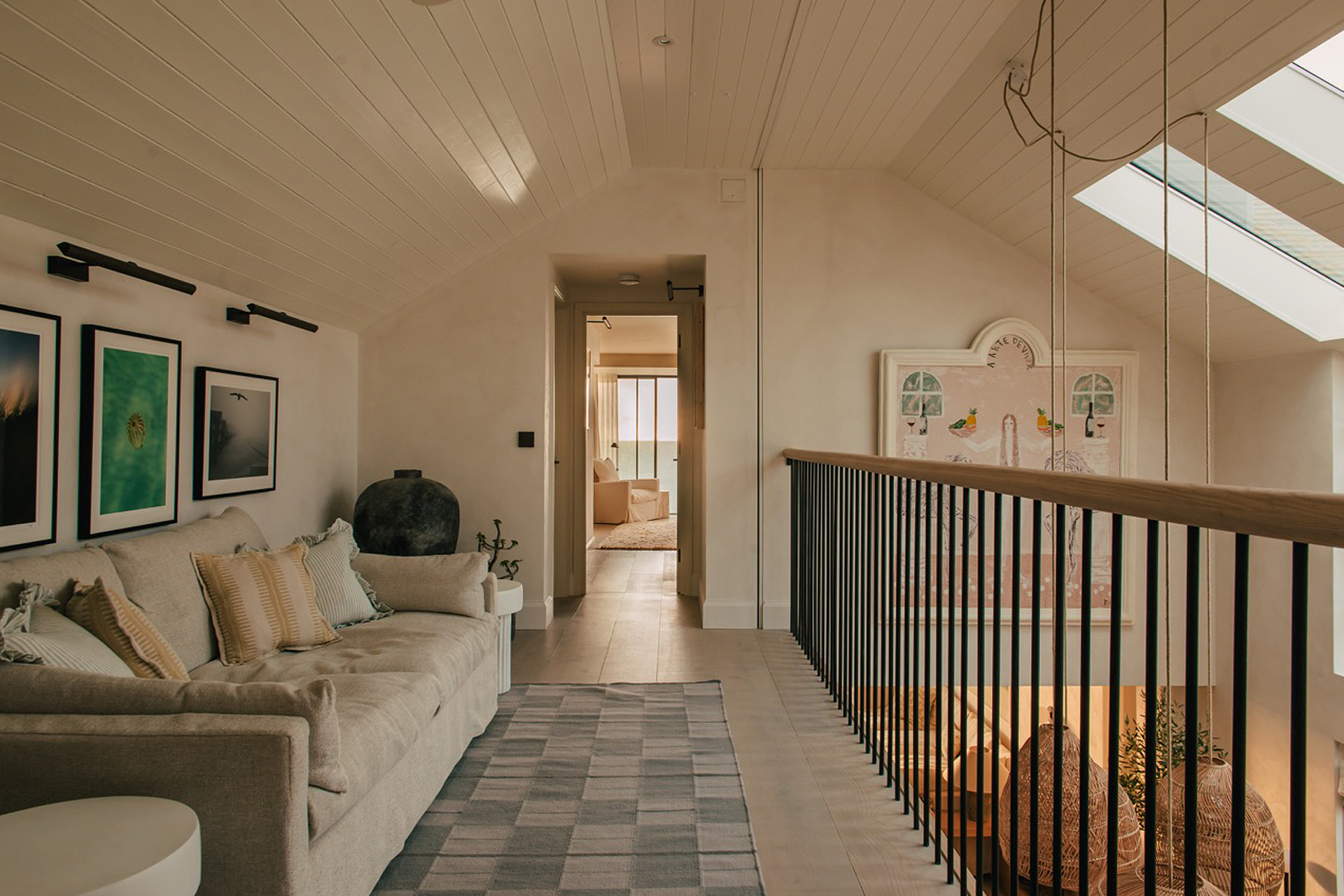 st-ives-beachfront-penthouse_penthouse_st-ives-england-uk_interior-second-floor.jpg