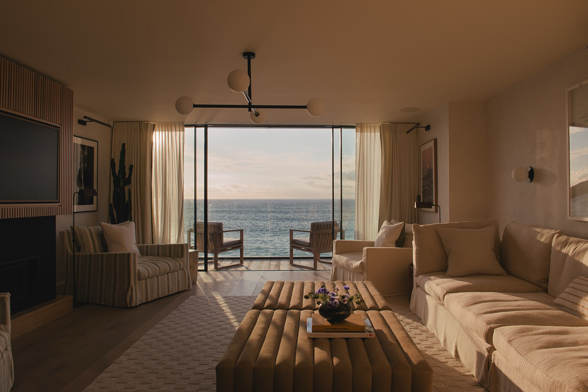 st-ives-beachfront-penthouse_penthouse_st-ives-england-uk_interior-space-design.jpg