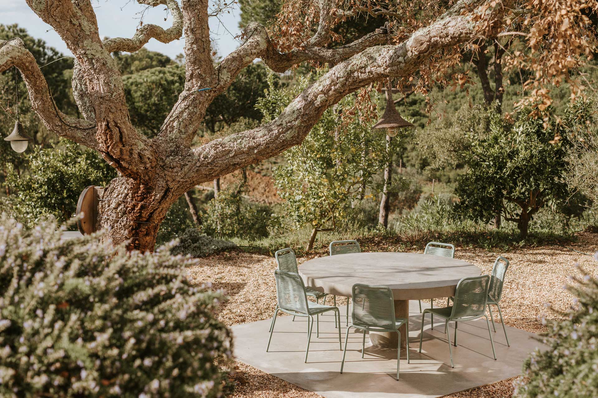 casa-pinhal-melides_villa_melides-portugal_exterior-table.jpg