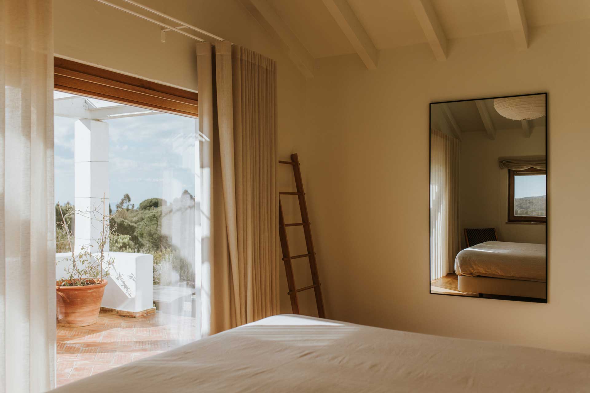 casa-pinhal-melides_villa_melides-portugal_interior-bedroom.jpg