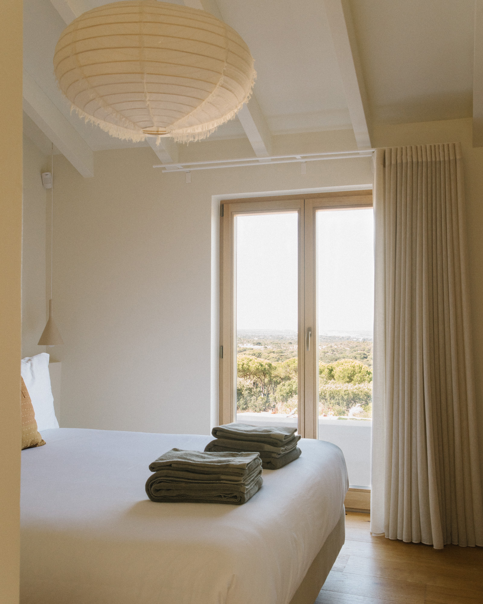 casa-pinhal-melides_villa_melides-setubal-portugal_interior-bedroom-design.jpg