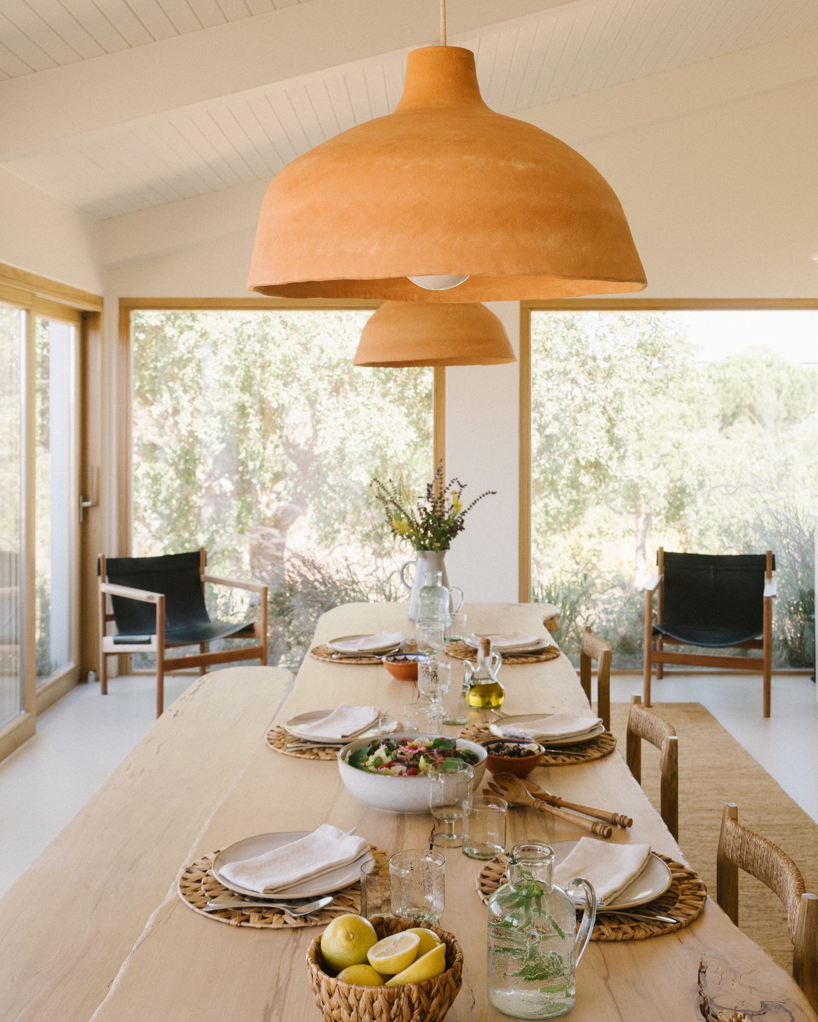 casa-pinhal-melides_villa_melides-setubal-portugal_interior-dining-table.jpg