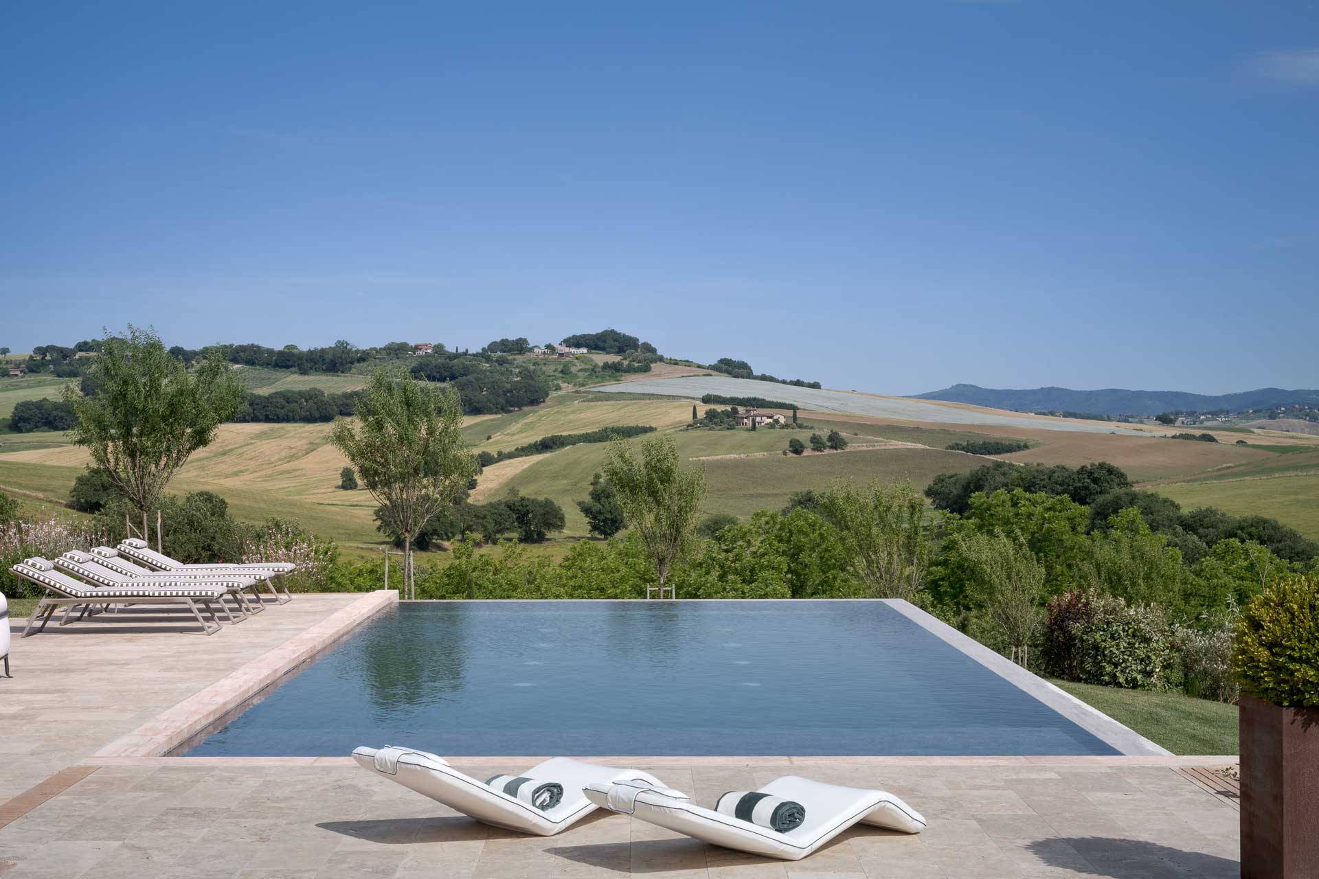 il-mandorlo-by-boutique_country-house_umbria-italy_exterior.jpg
