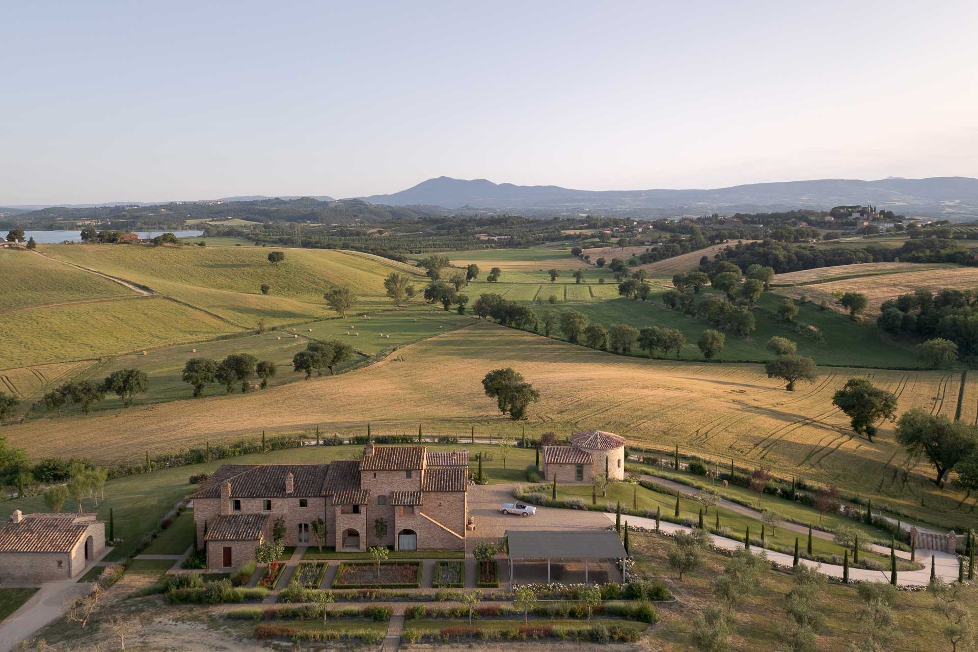 il-mandorlo-by-boutique_country-house_umbria-italy_exterior-drone-house.jpg