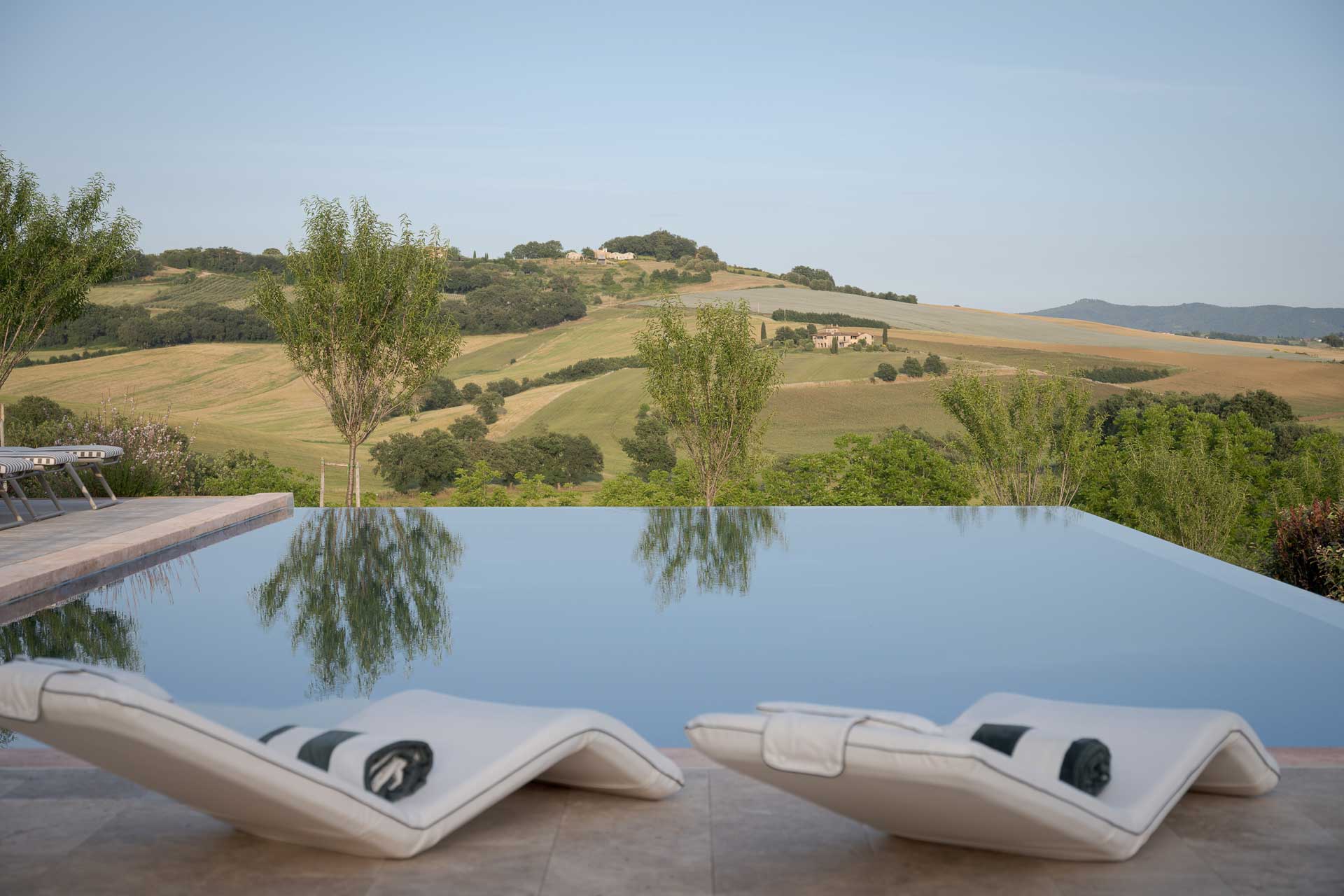 il-mandorlo-by-boutique_country-house_umbria-italy_exterior-pool-design.jpg