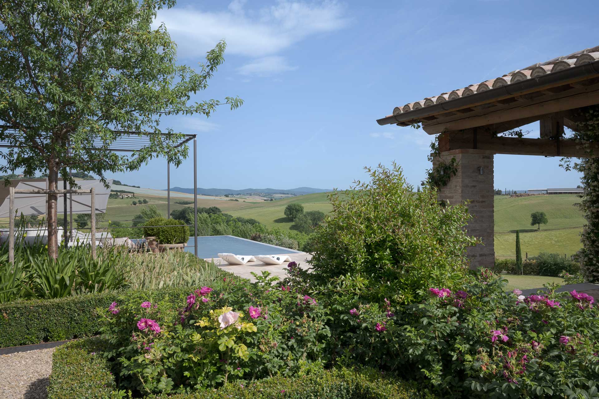 il-mandorlo-by-boutique_country-house_umbria-italy_exterior-view-design.jpg