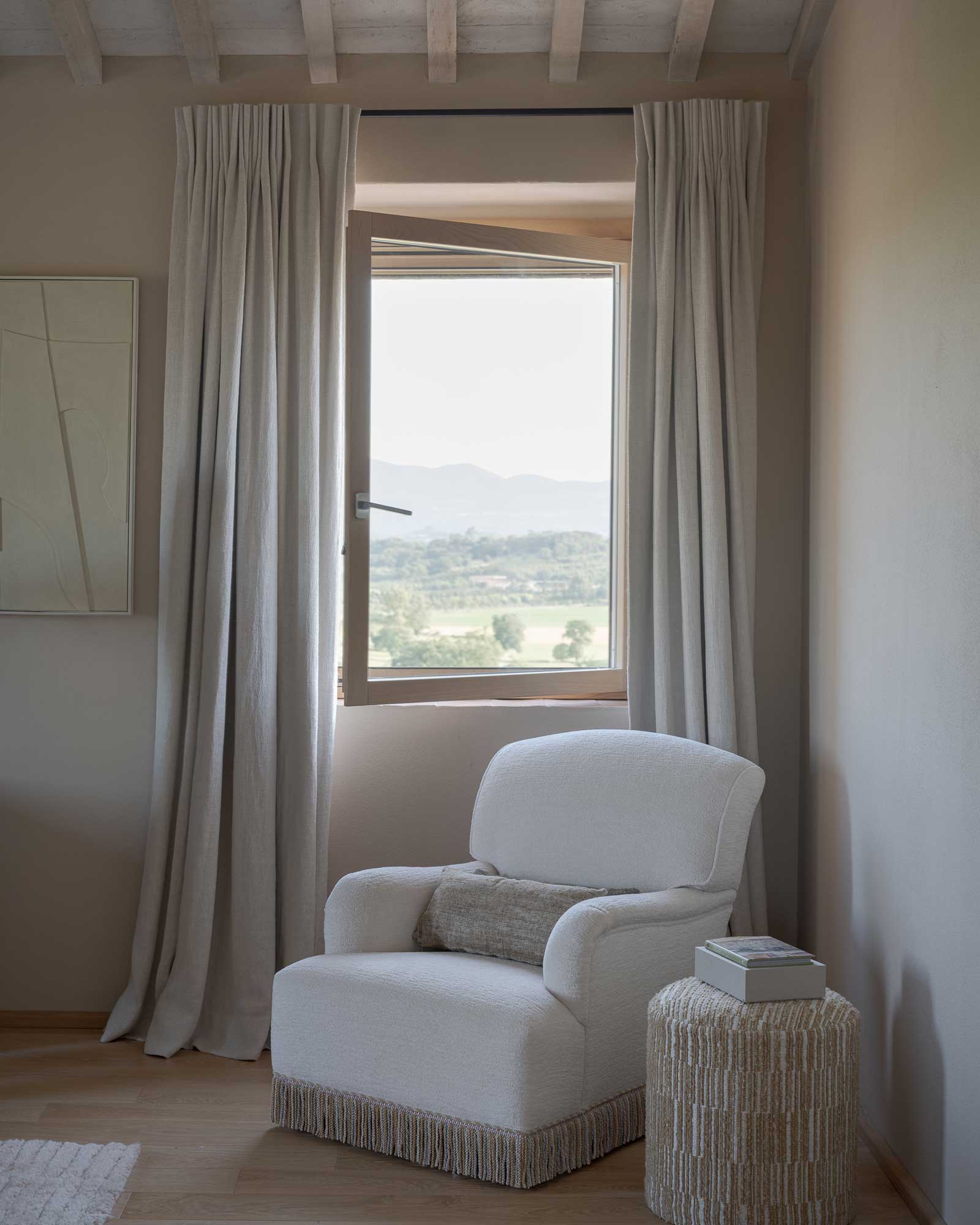 il-mandorlo-by-boutique_country-house_umbria-italy_interior-sofa.jpg