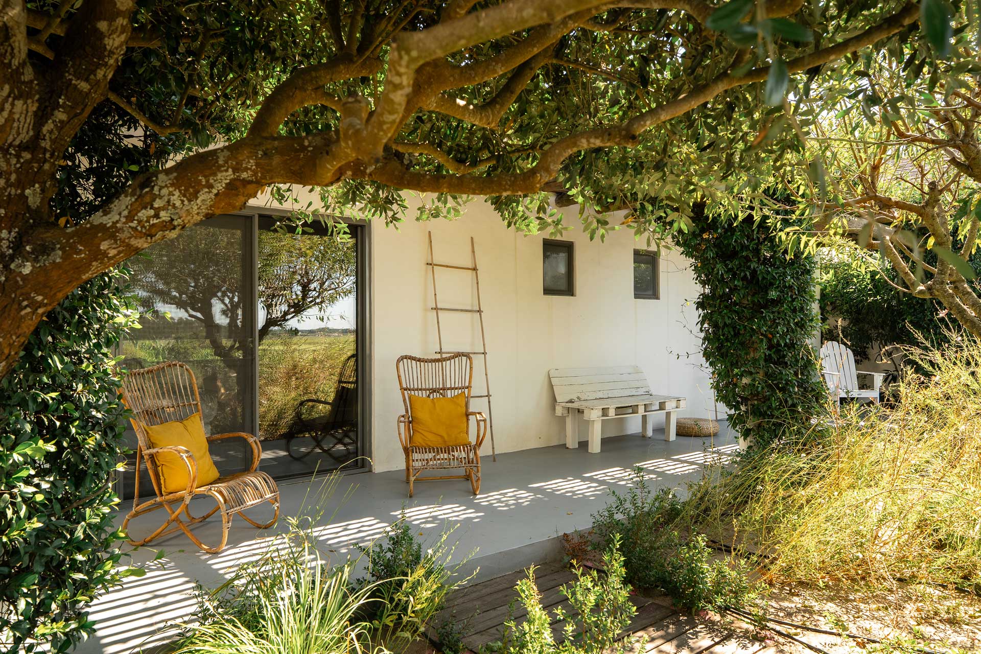 villa-ricefield_villa_comporta-portugal_exterior-terrace-design.jpg