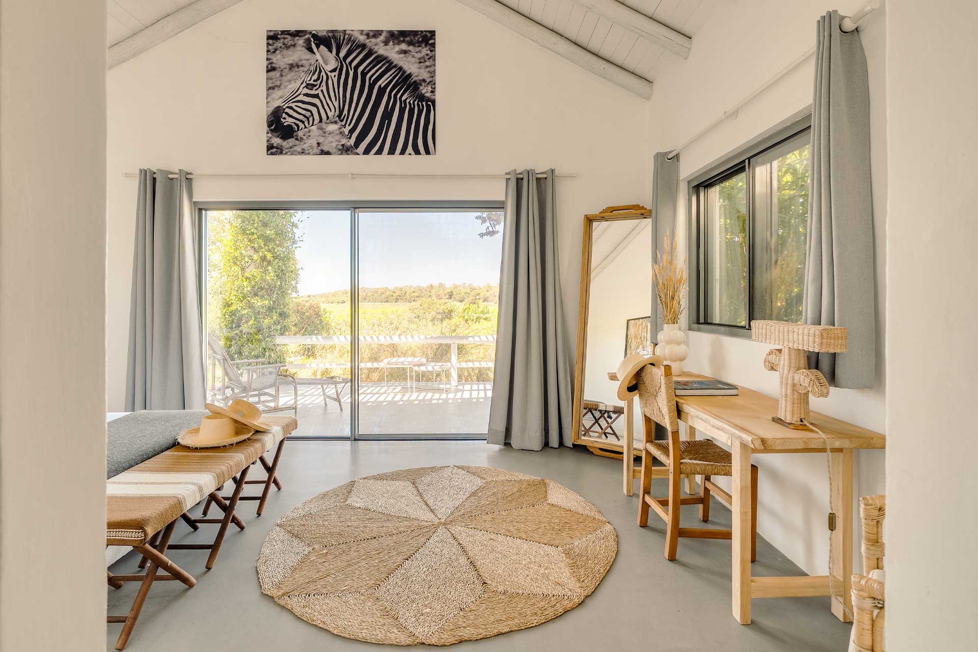 villa-ricefield_villa_comporta-portugal_interior-bedroom-space.jpg