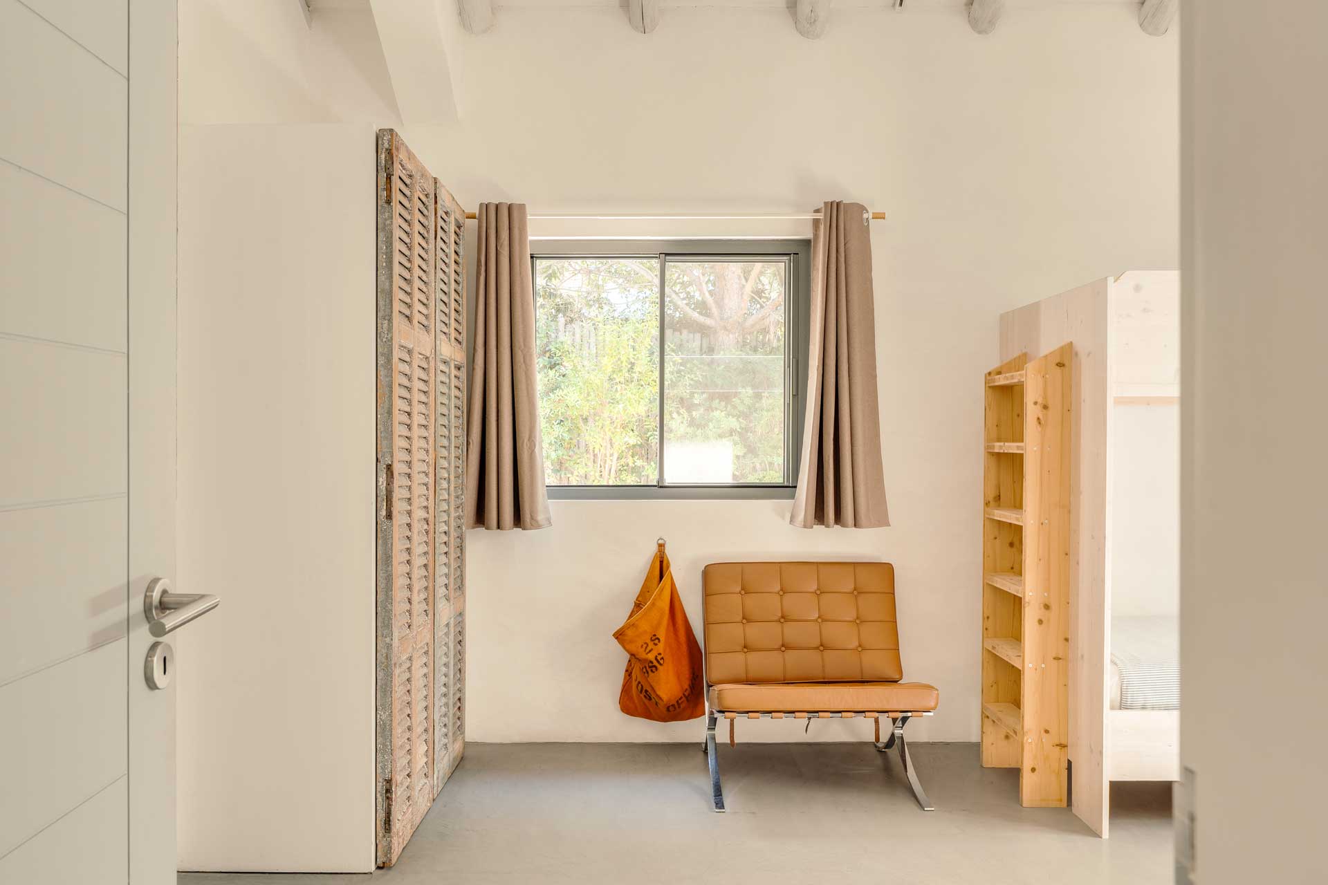 villa-ricefield_villa_comporta-portugal_interior-chair.jpg