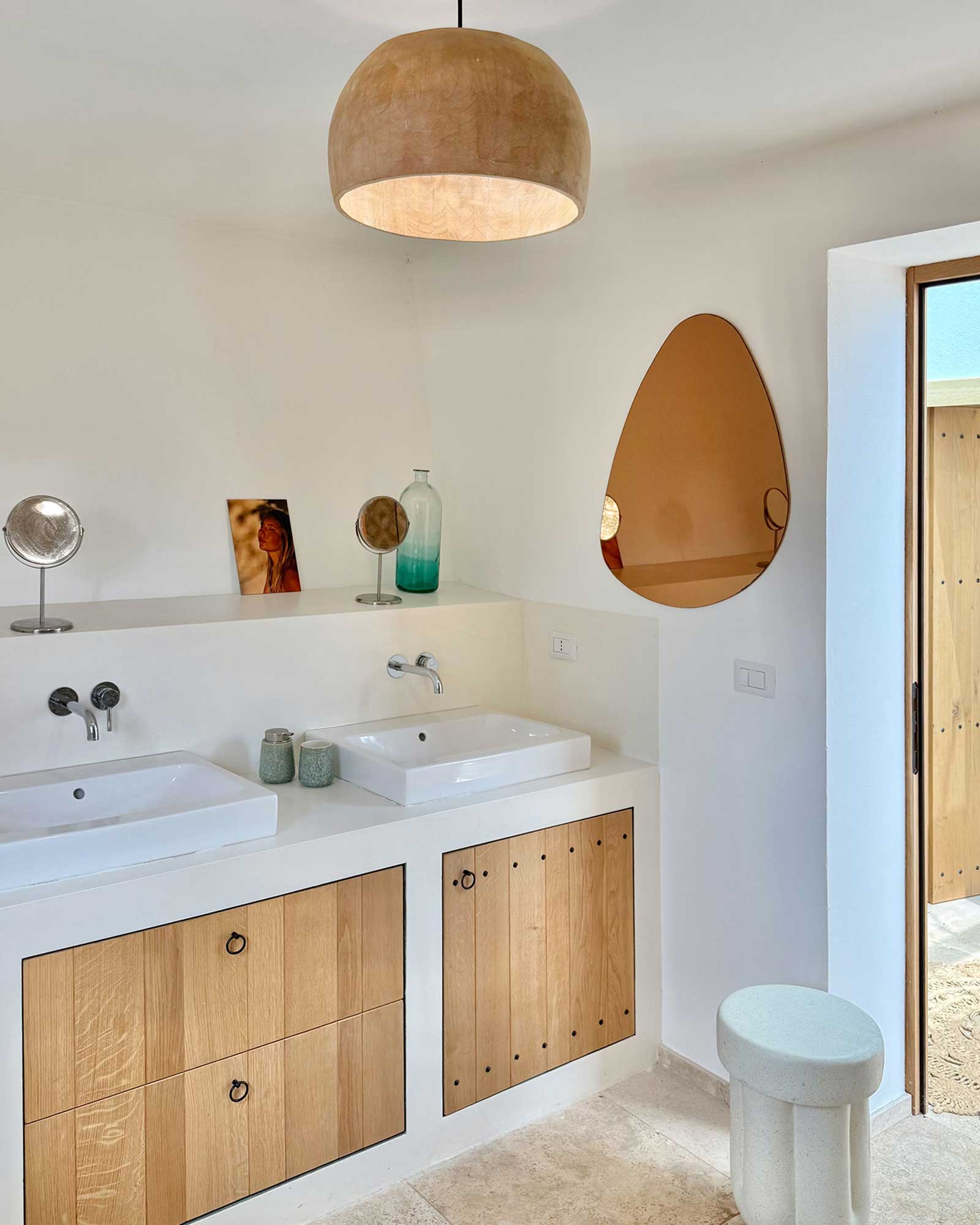 casa-di-mandorla_villa_puglia-italy_interior-bathroom.jpg