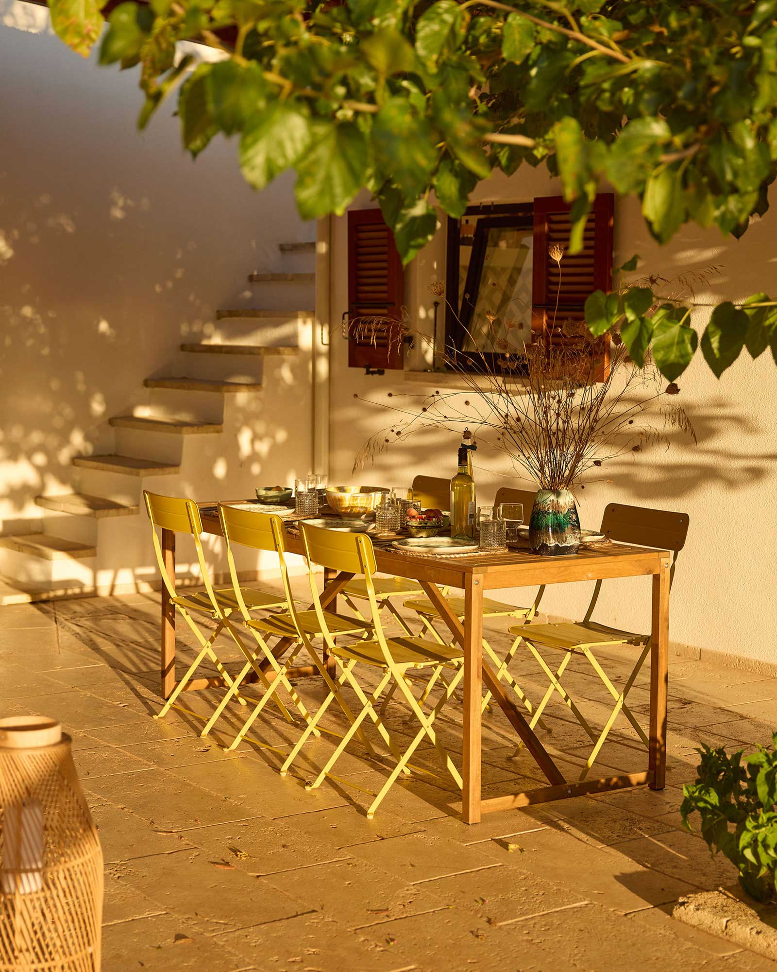 casa-di-uva_house_puglia-italy_exterior-table.jpg